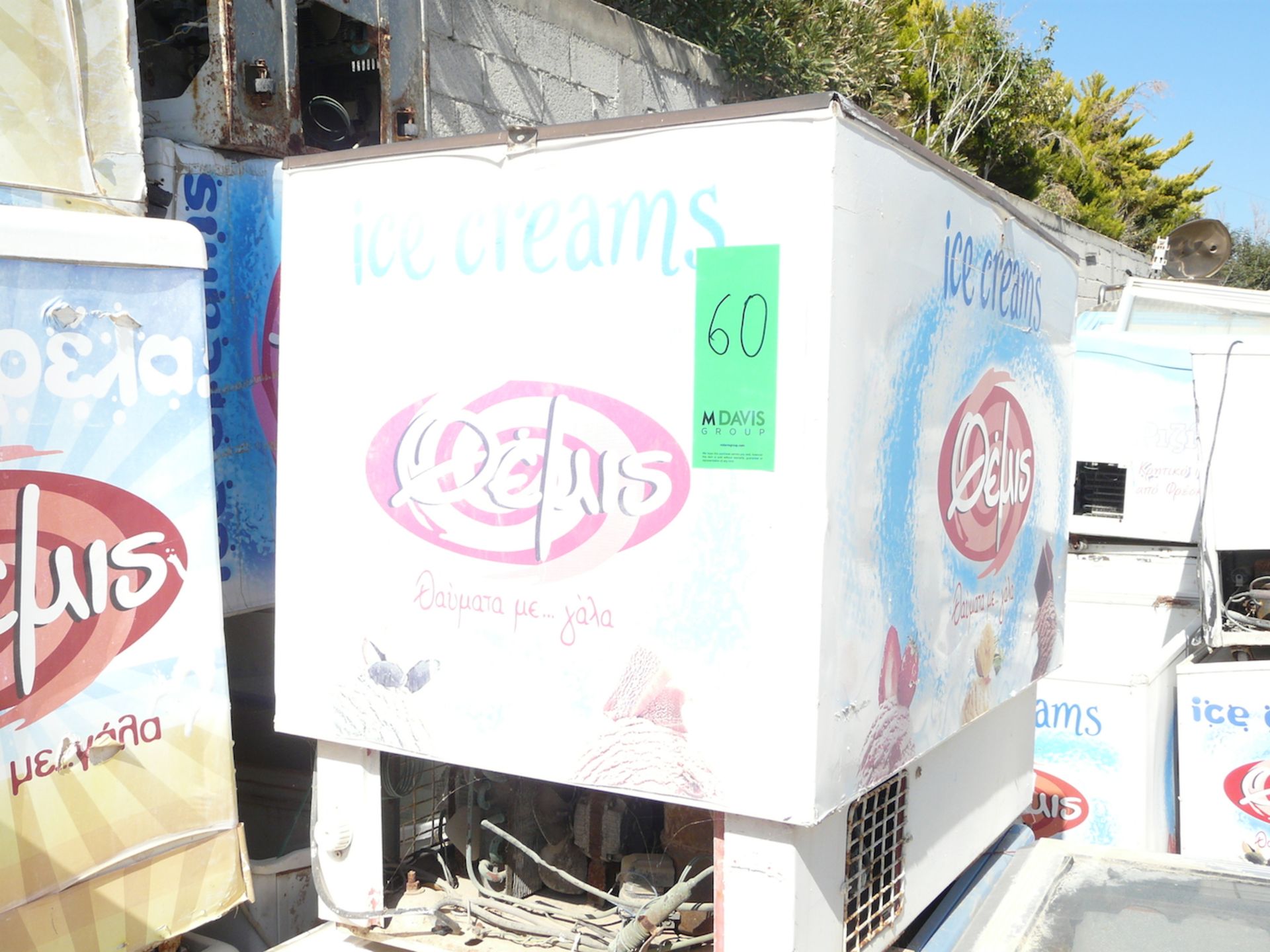 (120) English: Approx 120 Ice Cream Fridge Units Greek: Περίπου 120 καταψύκτες εκτος λειτουργίας