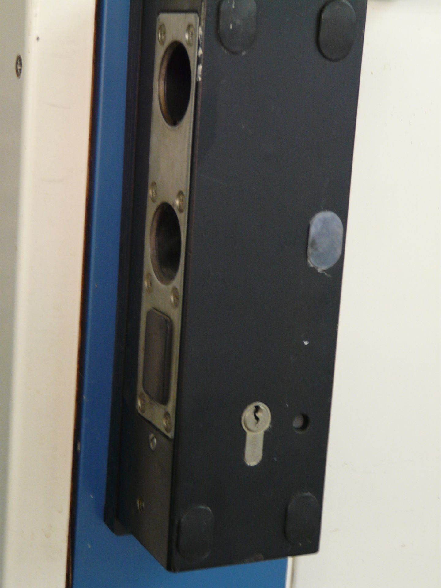 English: Sliding Door for Fridge Unit, Blue Colour, Make ROMA GERMANY 130x230cm Greek: Συρόμενη - Image 2 of 4