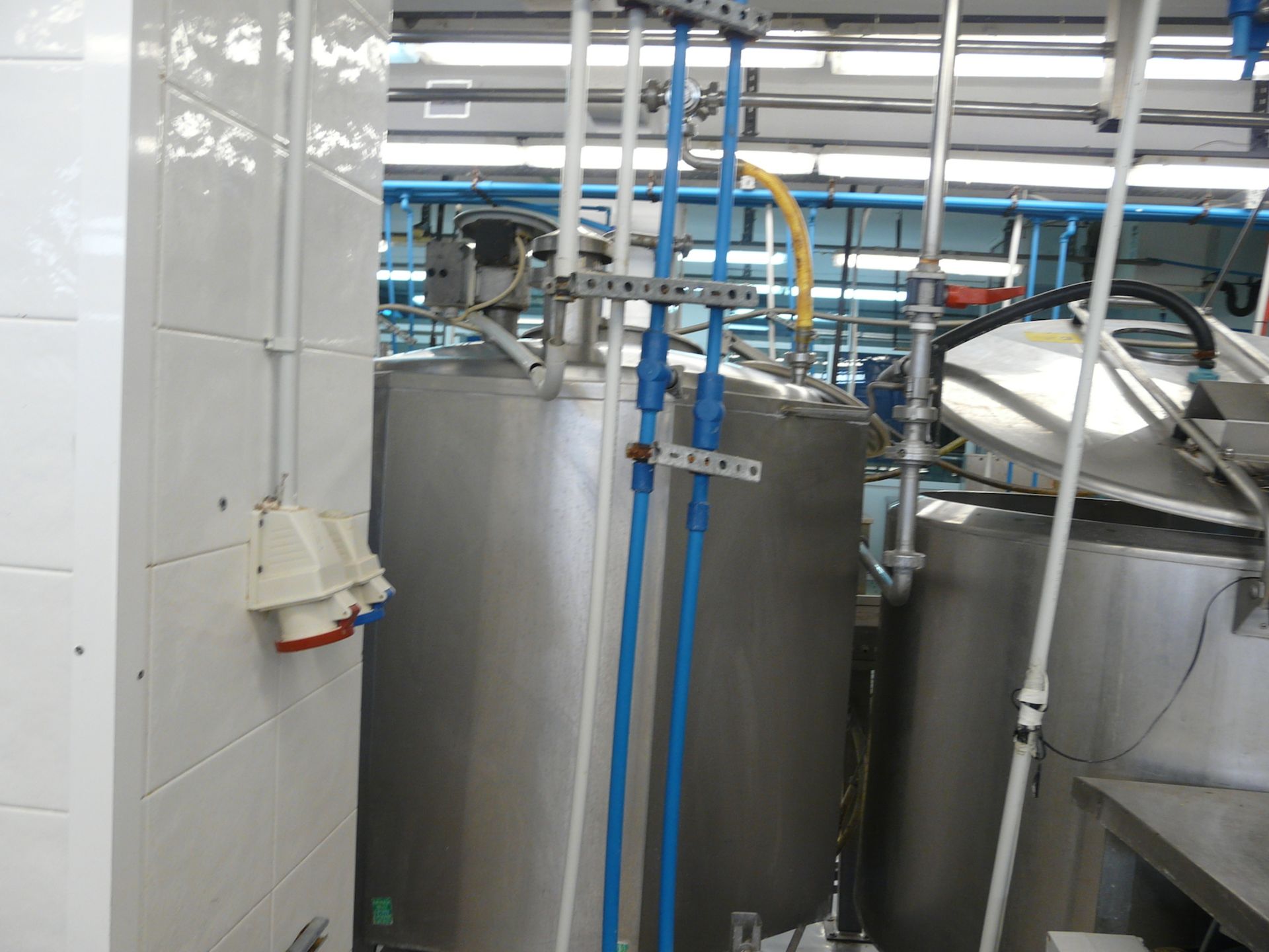 English: Mixing/Cooling Tank for Ice Cream 550L with Agitator, Type LAISA, Can be Connected to - Image 6 of 7