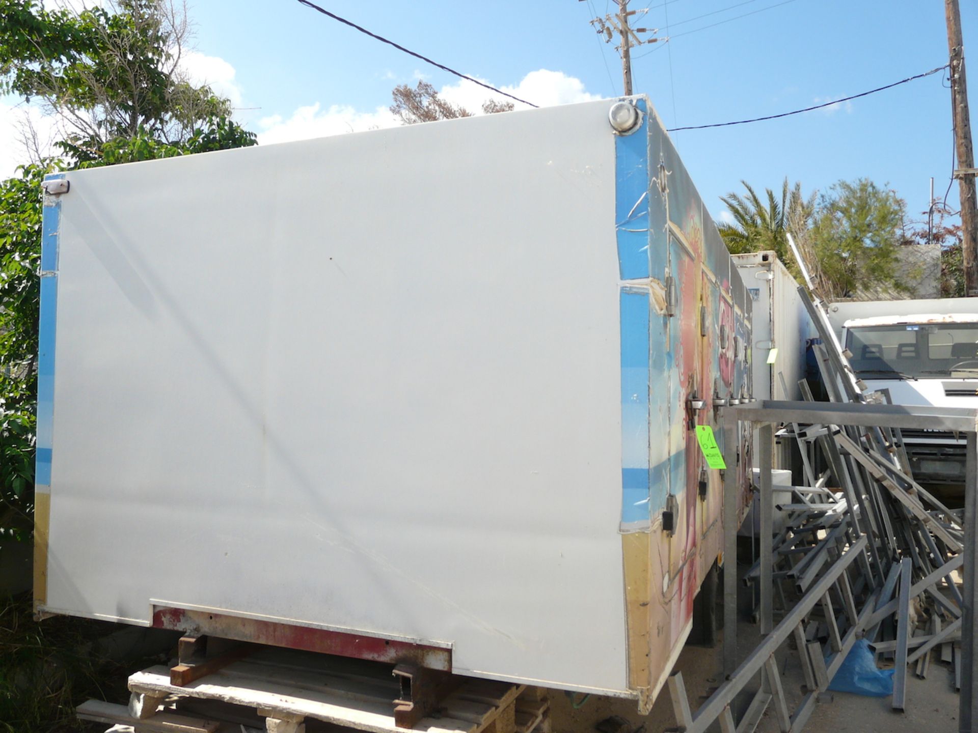 English: Fridge Unit for Truck Ice Cream Delivery With Motor 470x220 cm 4+4 Doors Greek: Θάλαμος - Image 4 of 10