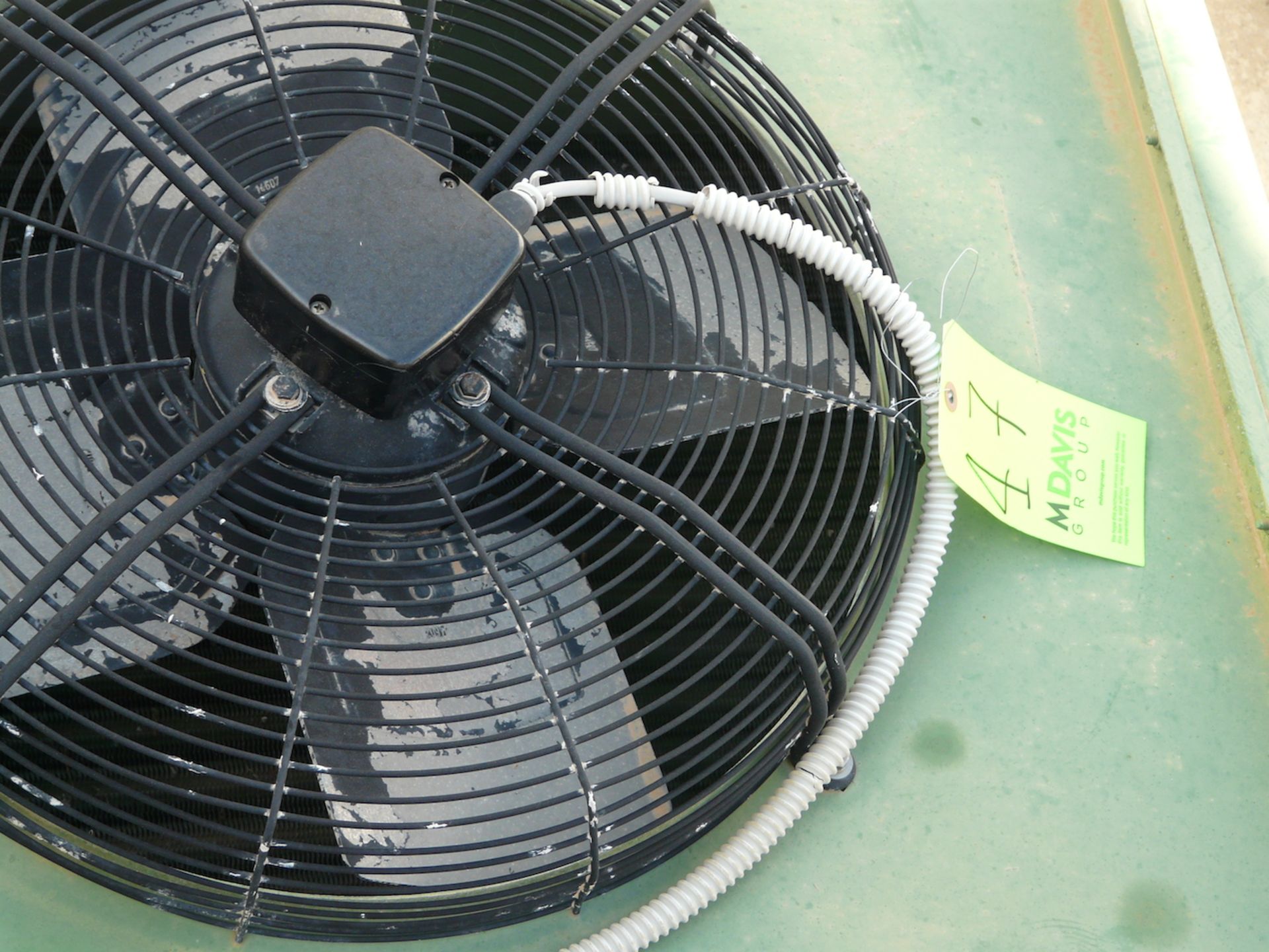 English: Condenser with 4 fans (one is out of order) 180m³ Used for Cold Rooms Greek: Κοντέσερ - Bild 9 aus 9
