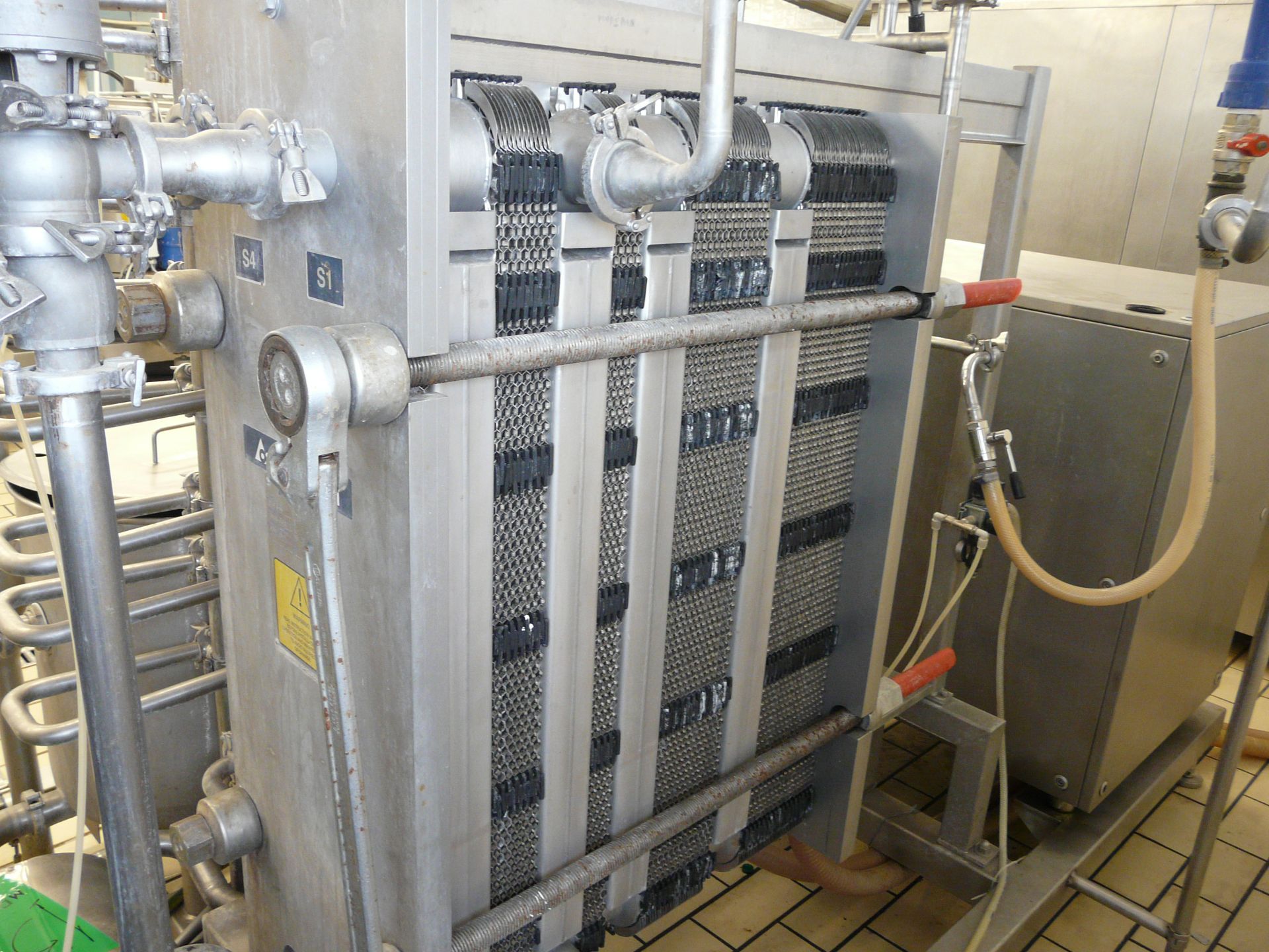English: TETRA PAK HOYER HTST SYSTEM, 1200 Pasteurizer for Ice Cream, Contains 2 x Tanks with - Image 23 of 45