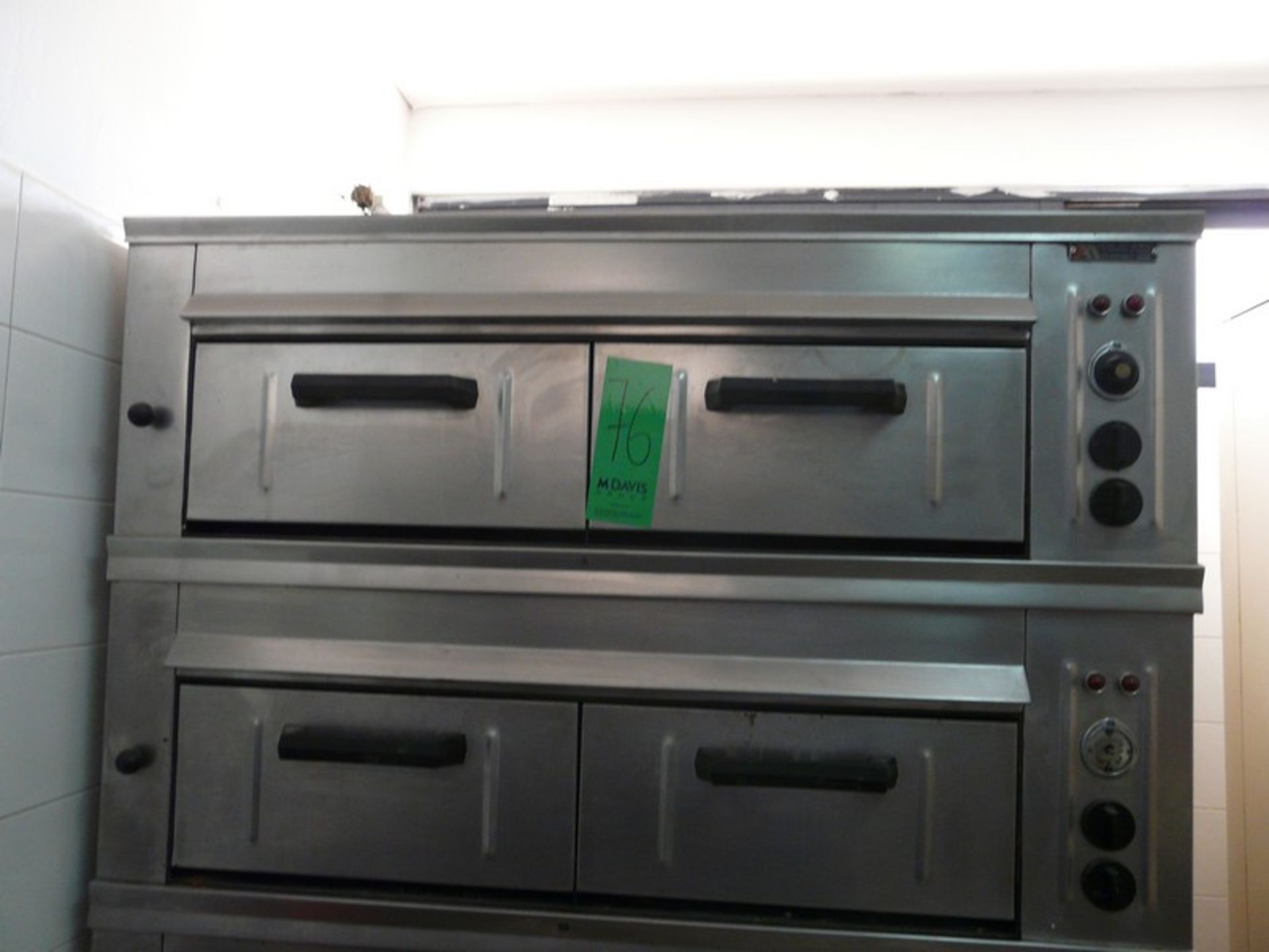 English: AMANK 3 Story Double Oven with Shelves and Plates, Heat Resistant Stone, 140x98x210 - Image 3 of 6