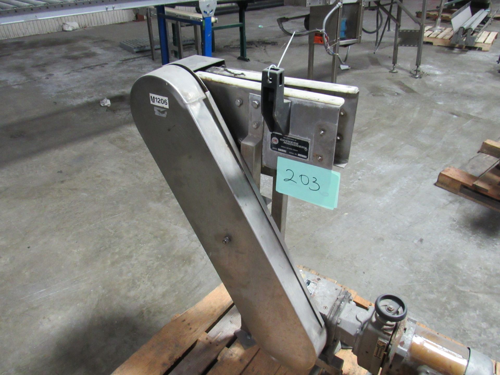 Canners Machinery Conveyor drive head. Motor rewired to run on 220V for 4.5: conveyor belt - - Image 2 of 12