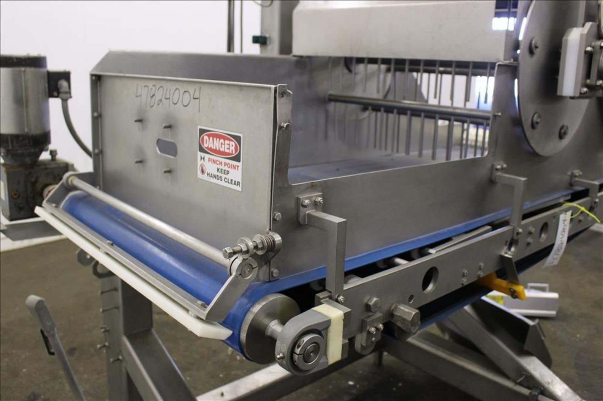 Waterfall Cheese/Applicator for Pizza, 304 Stainless Steel. Has 28" wide x 60" long belt conveyor - Image 12 of 46