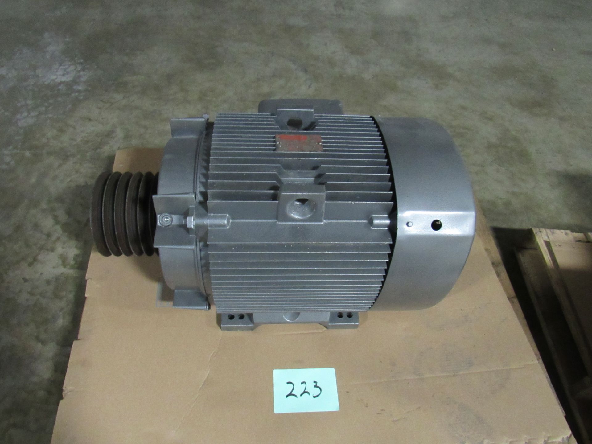 GE Energy Save 50HP Low Speed 1180 RPM -- (LOCATED IN IOWA, RIGGING INCLUDED WITH SALE PRICE) --