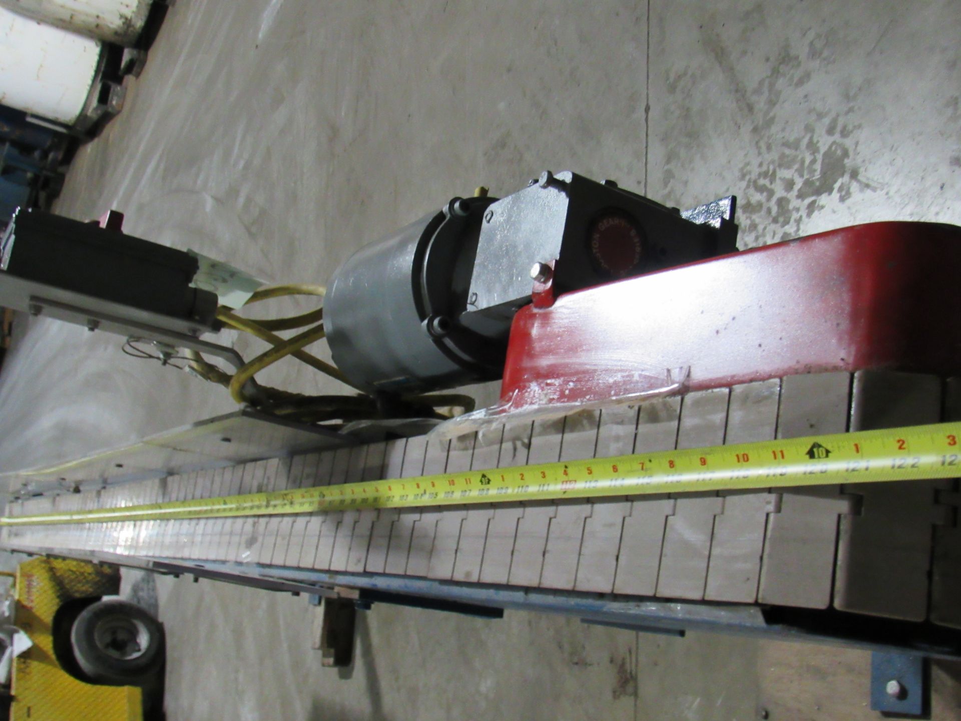 Powered belt conveyor (4.5" belting) Boston Gear Box -- (LOCATED IN IOWA, RIGGING INCLUDED WITH SALE - Image 7 of 16