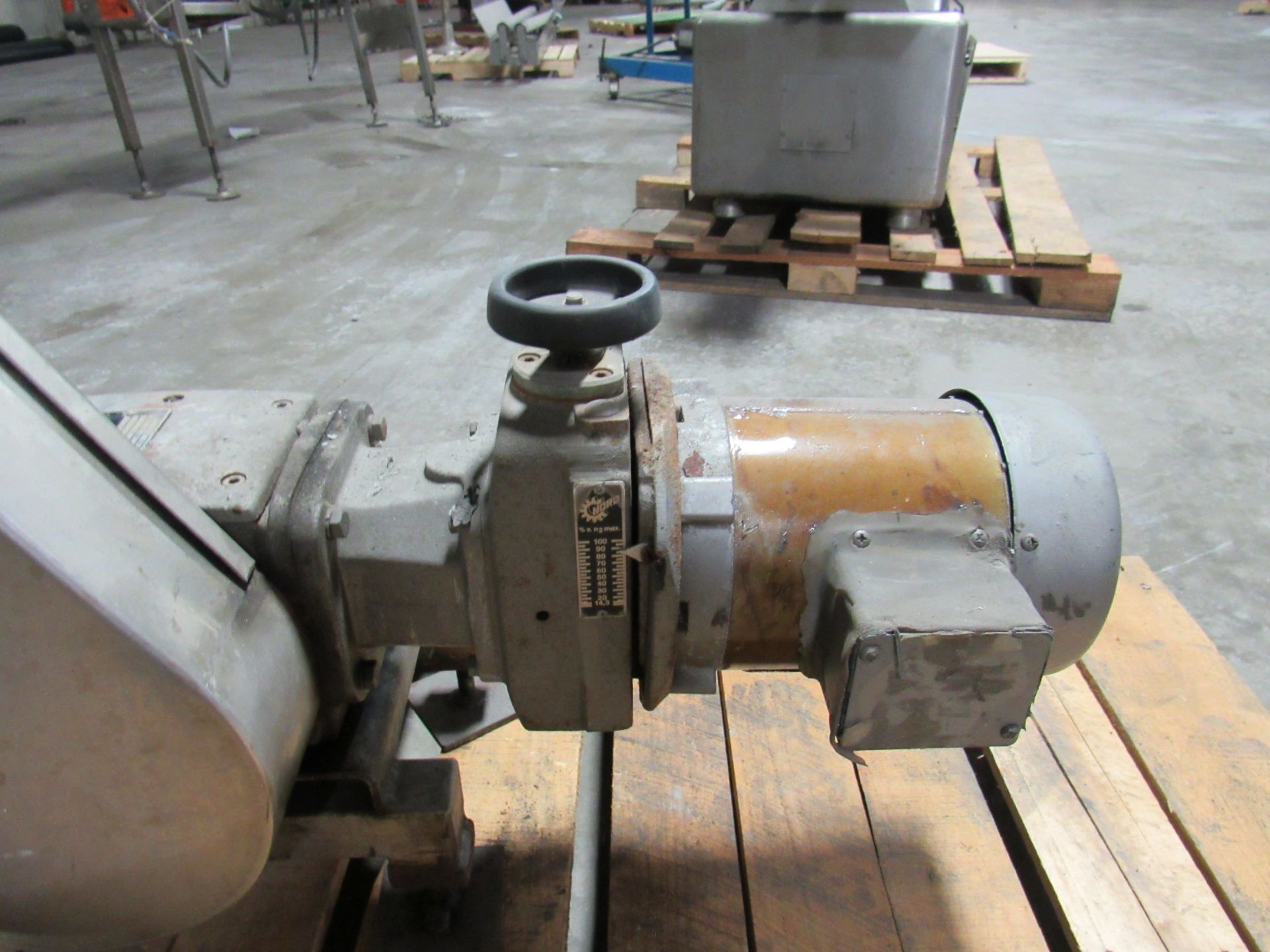 Canners Machinery Conveyor drive head. Motor rewired to run on 220V for 4.5: conveyor belt - - Image 6 of 12