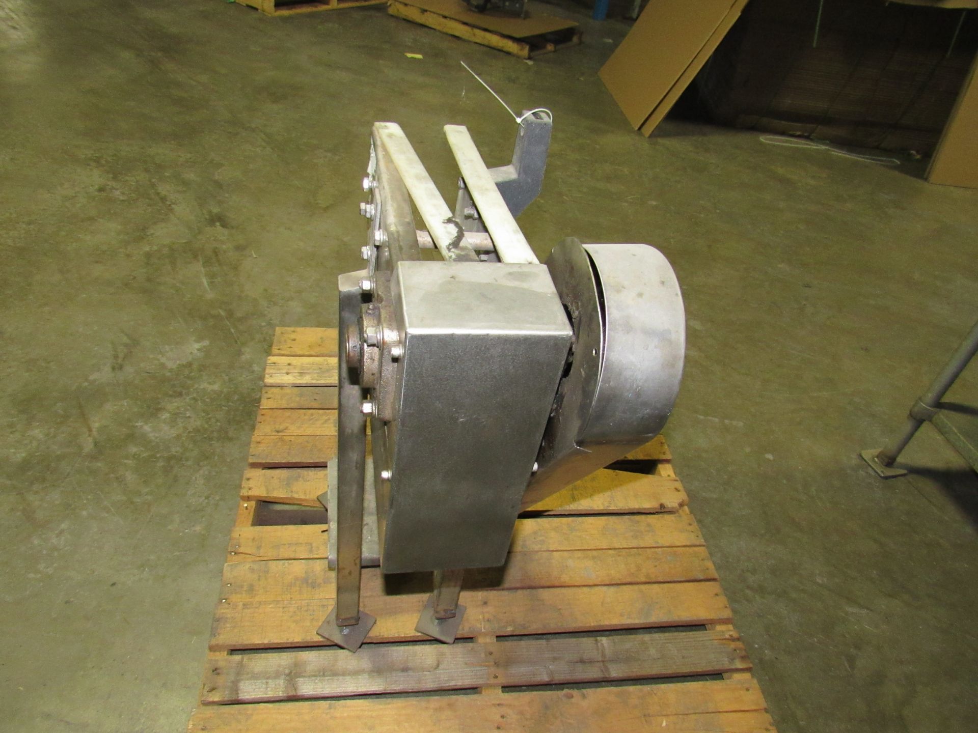 Canners Machinery Conveyor drive head. Motor rewired to run on 220V for 4.5: conveyor belt - - Image 11 of 12