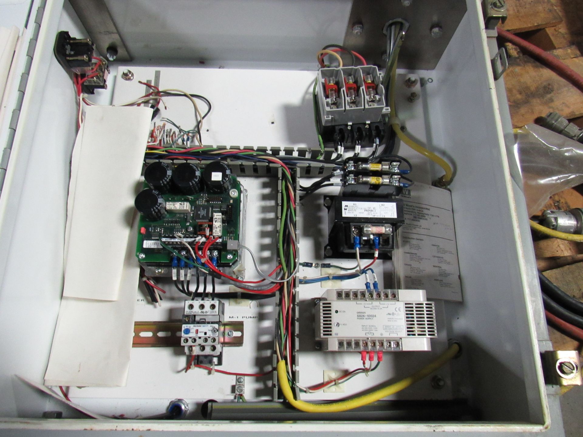 One Lot Control Panel and Temperature Controller Assembly -- (LOCATED IN IOWA, RIGGING INCLUDED IN - Image 3 of 11