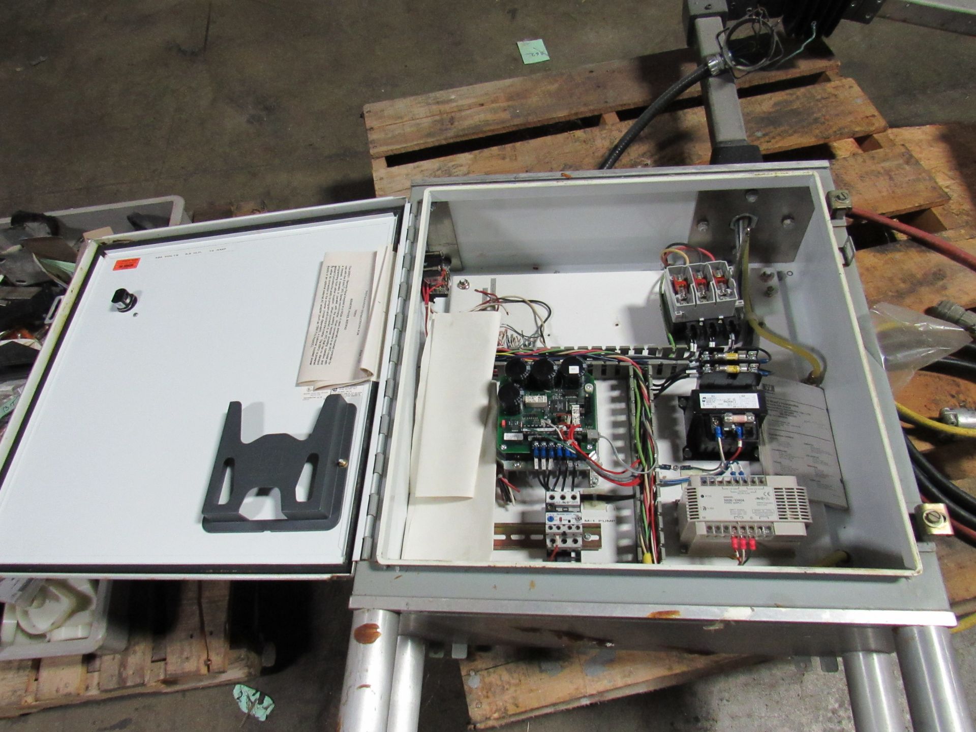 One Lot Control Panel and Temperature Controller Assembly -- (LOCATED IN IOWA, RIGGING INCLUDED IN - Image 2 of 11