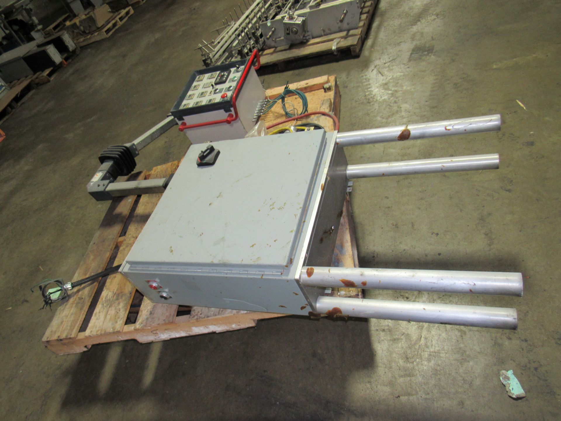 One Lot Control Panel and Temperature Controller Assembly -- (LOCATED IN IOWA, RIGGING INCLUDED IN - Image 11 of 11