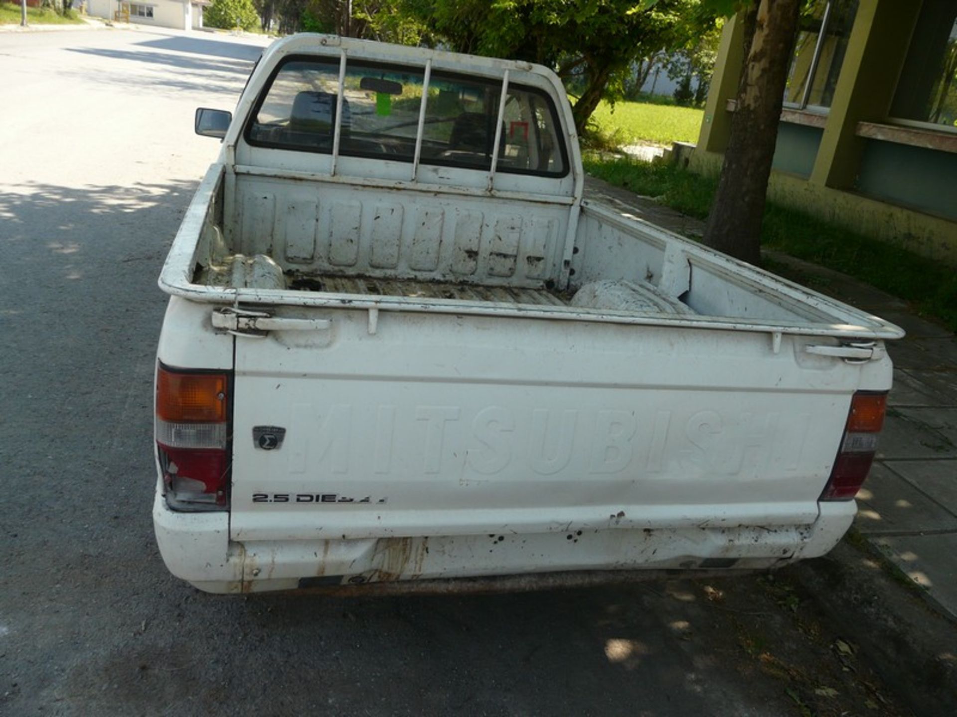 MITSUBISHI L200 ,Pick Up ,REG NΒΥ 3081, 2.5 DIESEL , KM 399904, 2 Doors, Service Book Available , - Image 7 of 14