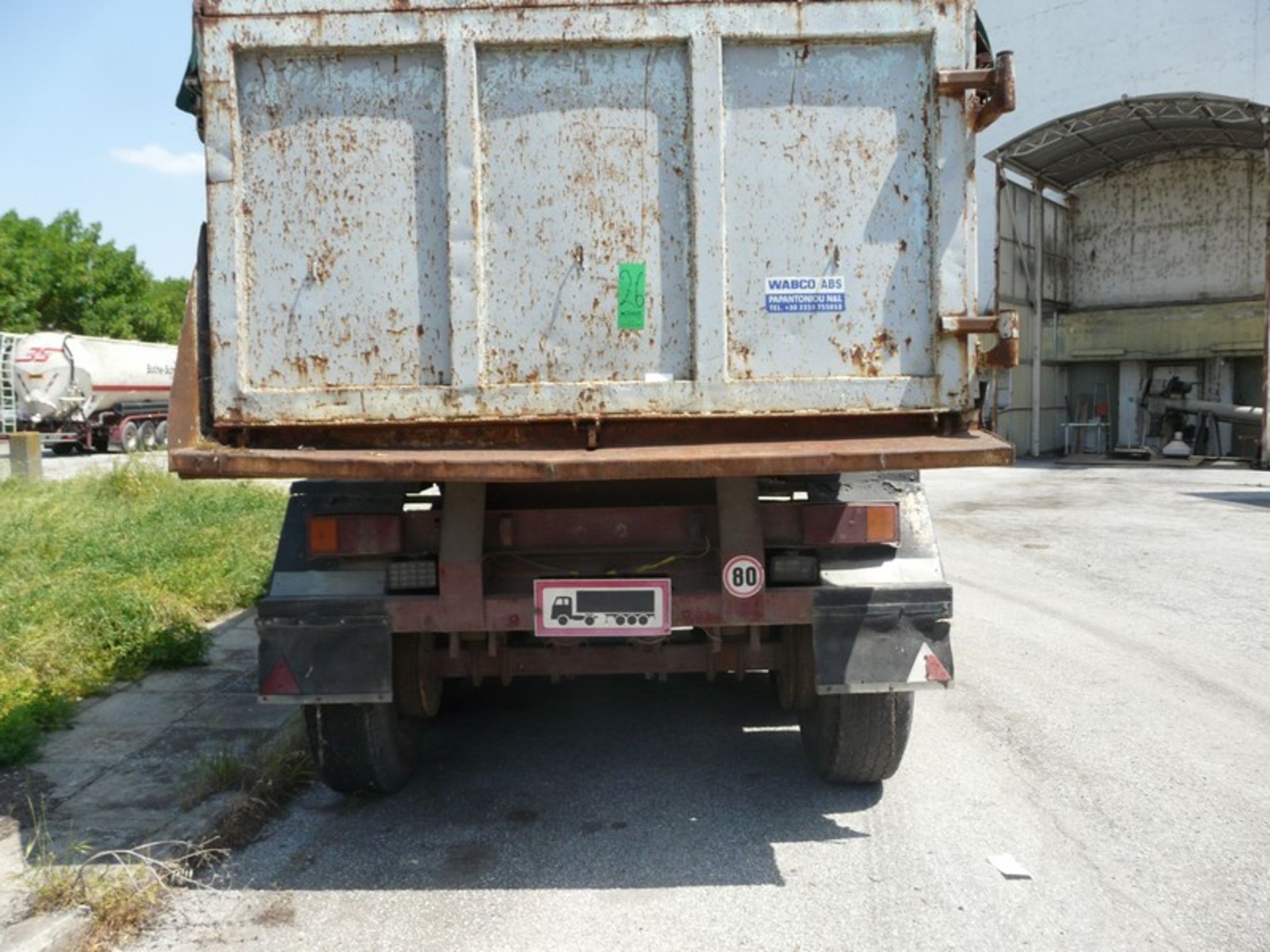 TRUCK WITH LIFTING FOR UNLOADING , SYSTEM FOR COVERING WITH CURTAIN (Located in Greece - Plati - Bild 5 aus 7