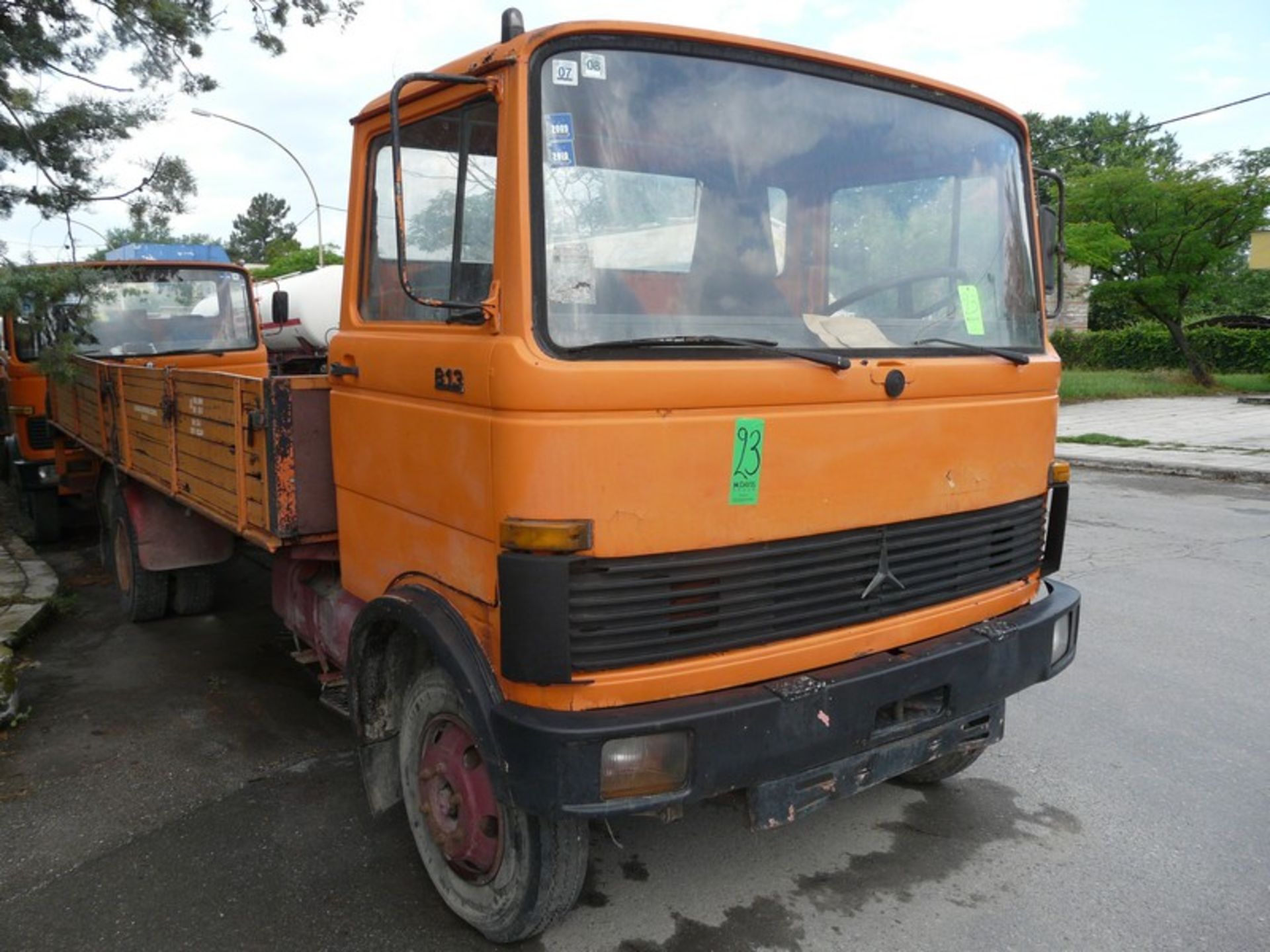 MERCEDES LP 813, REG NAI 2361, KM 670500, Service Book Available, Year: 1986 (Located in Greece - - Image 3 of 10