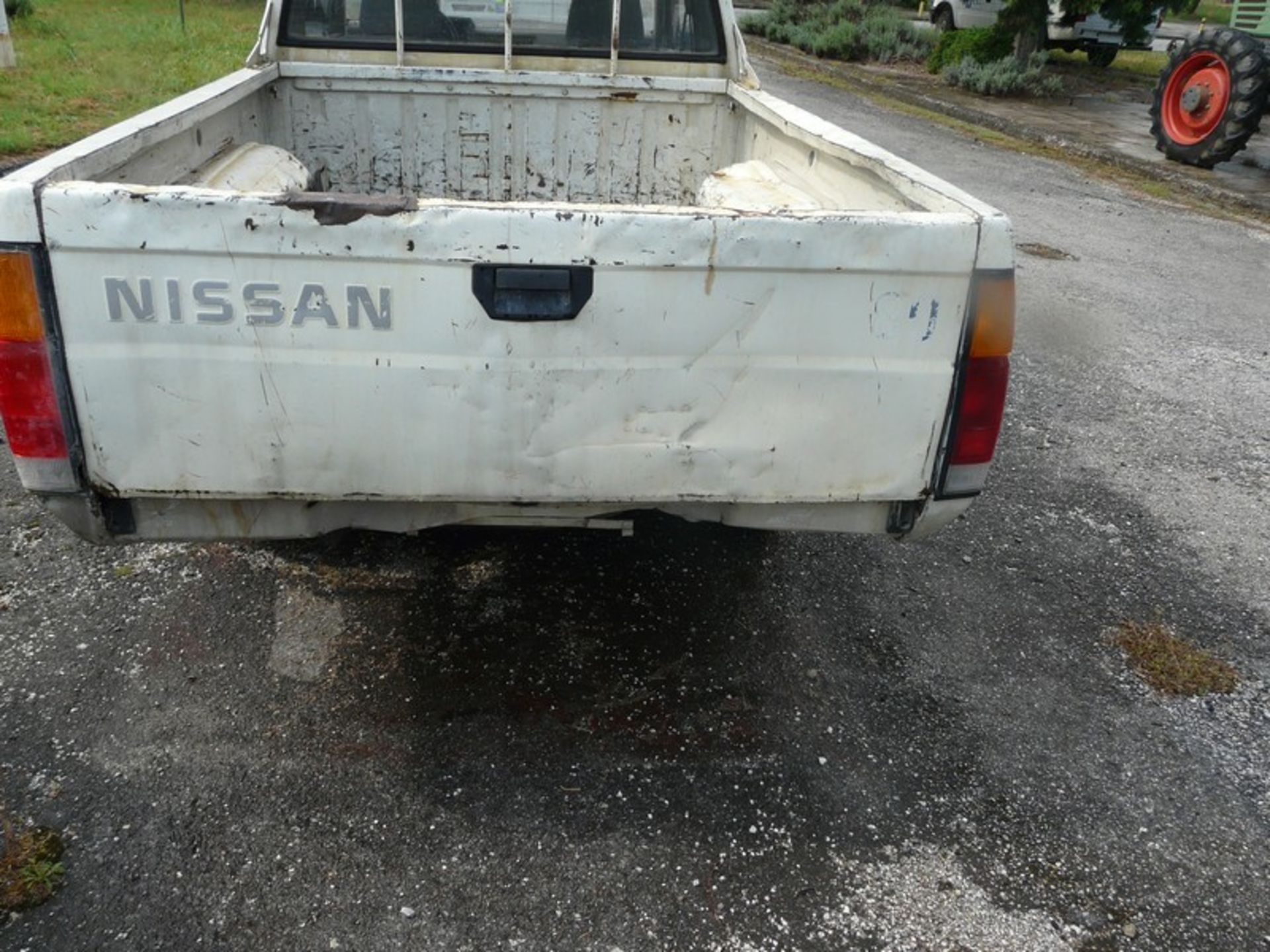 NISSAN KING CAB , REG: NBK 3437,PICK UP, PETROL ,KM 354381, WORKING CONDITION , MISSING BATTERY ( - Image 7 of 11