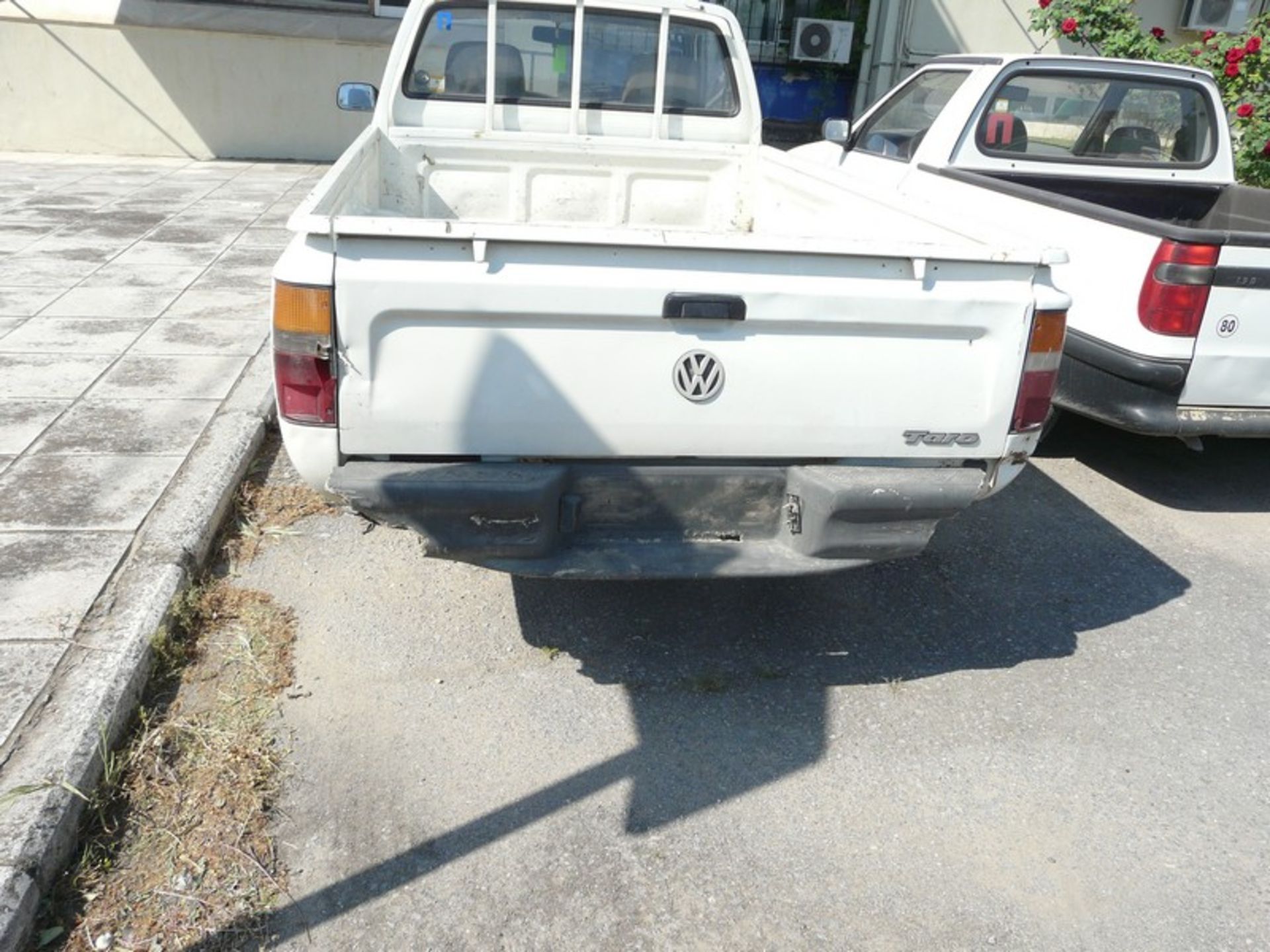WV TARO REG NBY 4244 ,2.4 DIESEL ,KM 188583,Pick Up Truck ,2 Doors, Service Book Available , Year: - Image 7 of 15