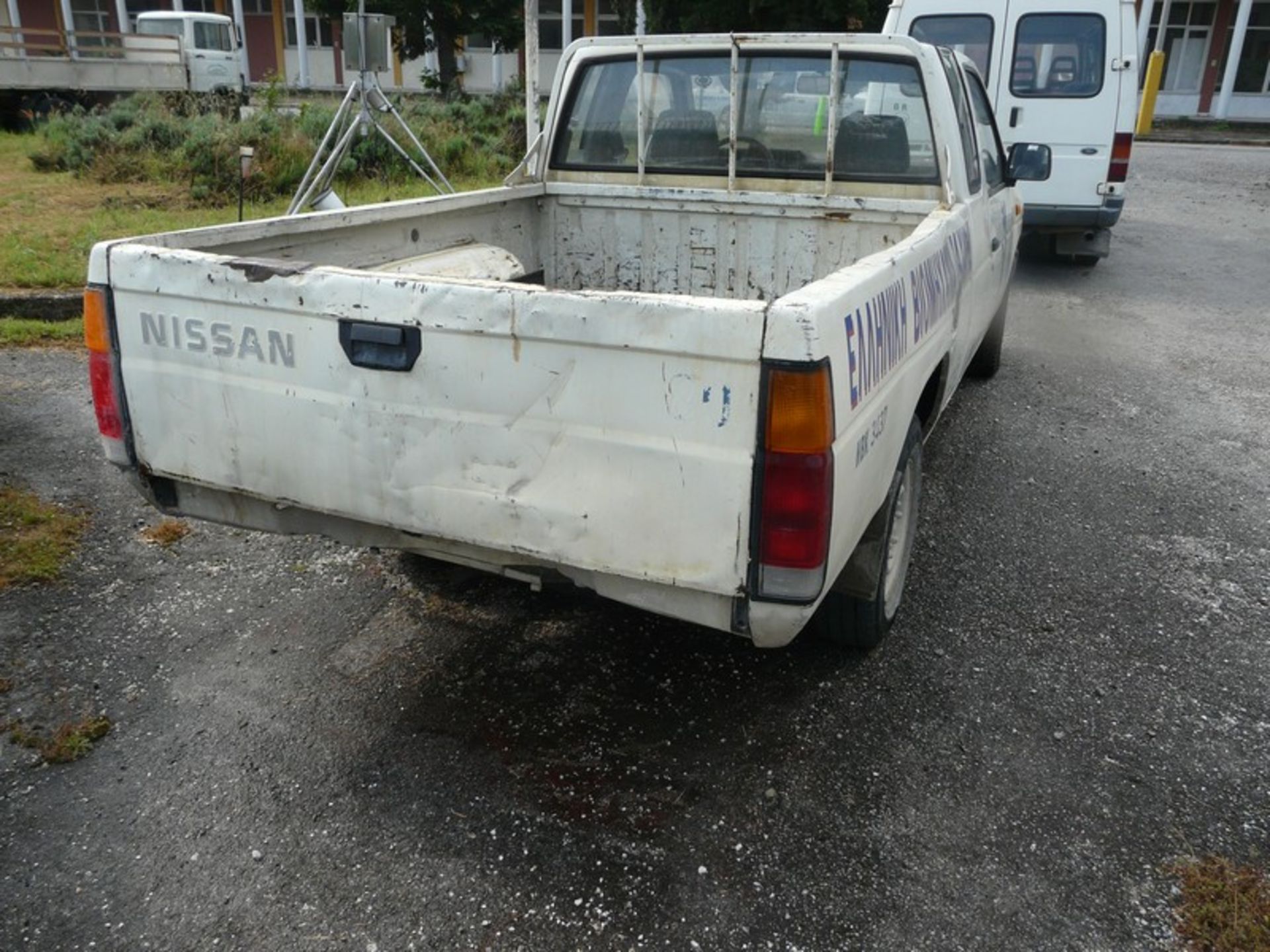 NISSAN KING CAB , REG: NBK 3437,PICK UP, PETROL ,KM 354381, WORKING CONDITION , MISSING BATTERY ( - Image 4 of 11