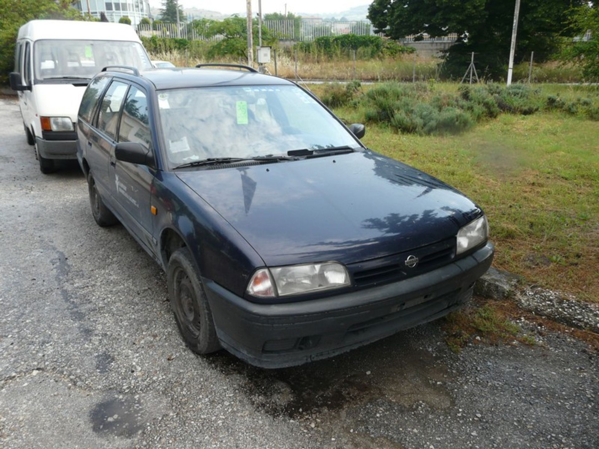 NISSAN PRIMERA 1.6 PETROL , REG NBK1937 ,KM : 296262 ,WORKING CONDITION , MISSING BATTERY (Located - Bild 5 aus 9