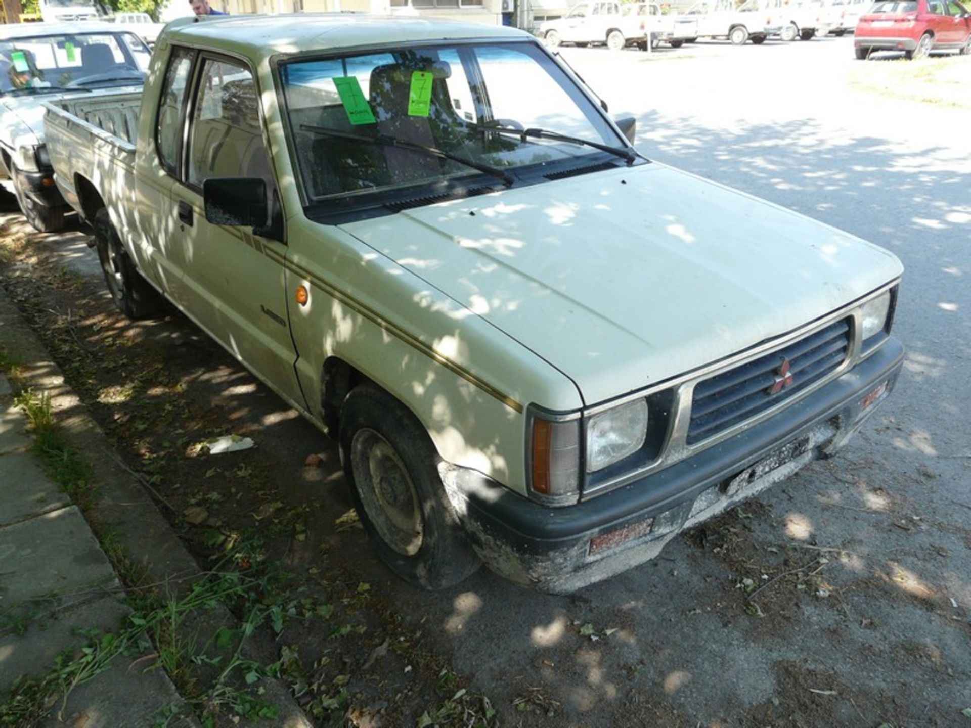 MITSUBISHI L200 ,Pick Up ,REG NΒΥ 3081, 2.5 DIESEL , KM 399904, 2 Doors, Service Book Available , - Image 4 of 14