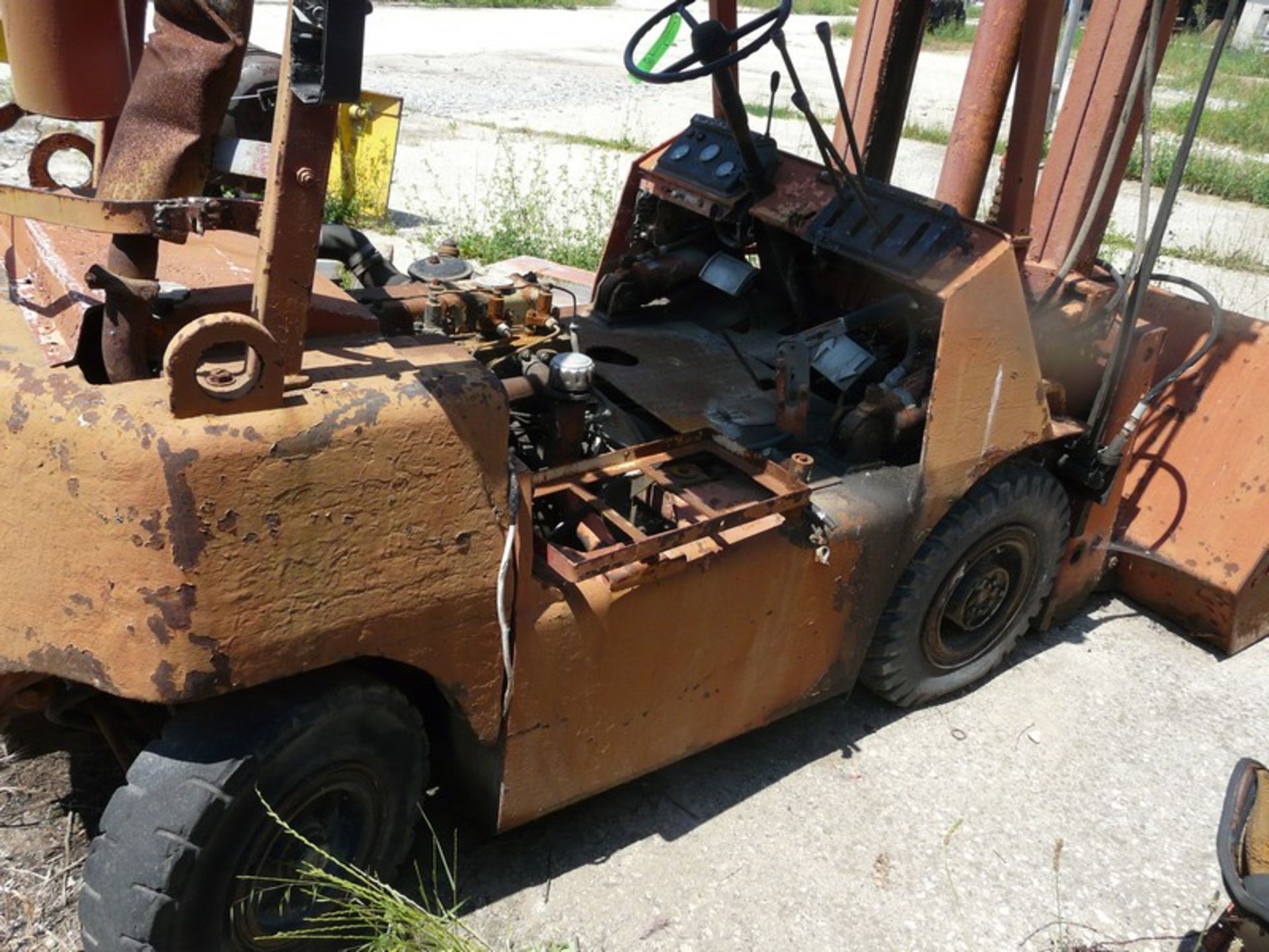BALKANCAR FORKLIFT, REG: ME 49602, Year 2000, HRS: 11877, ENGINE Perkins ,ONLY FOR SPARES (Located - Bild 7 aus 11