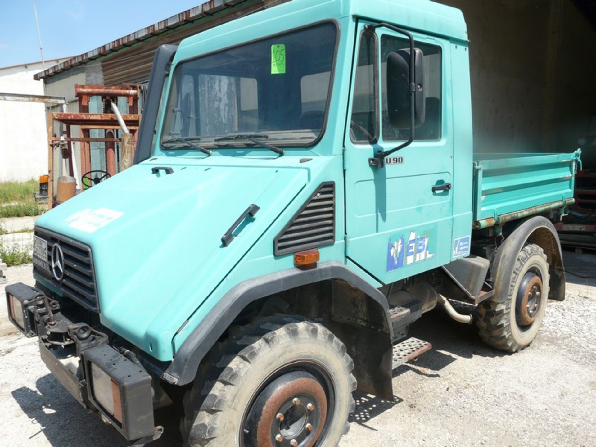 BULK BID - ALL UNIMOG VEHICLES (THIS LOT IS SUBJECT TO THE INDIVIDUAL BIDS IN LOTS 34, 92, 93, 105, - Image 4 of 5