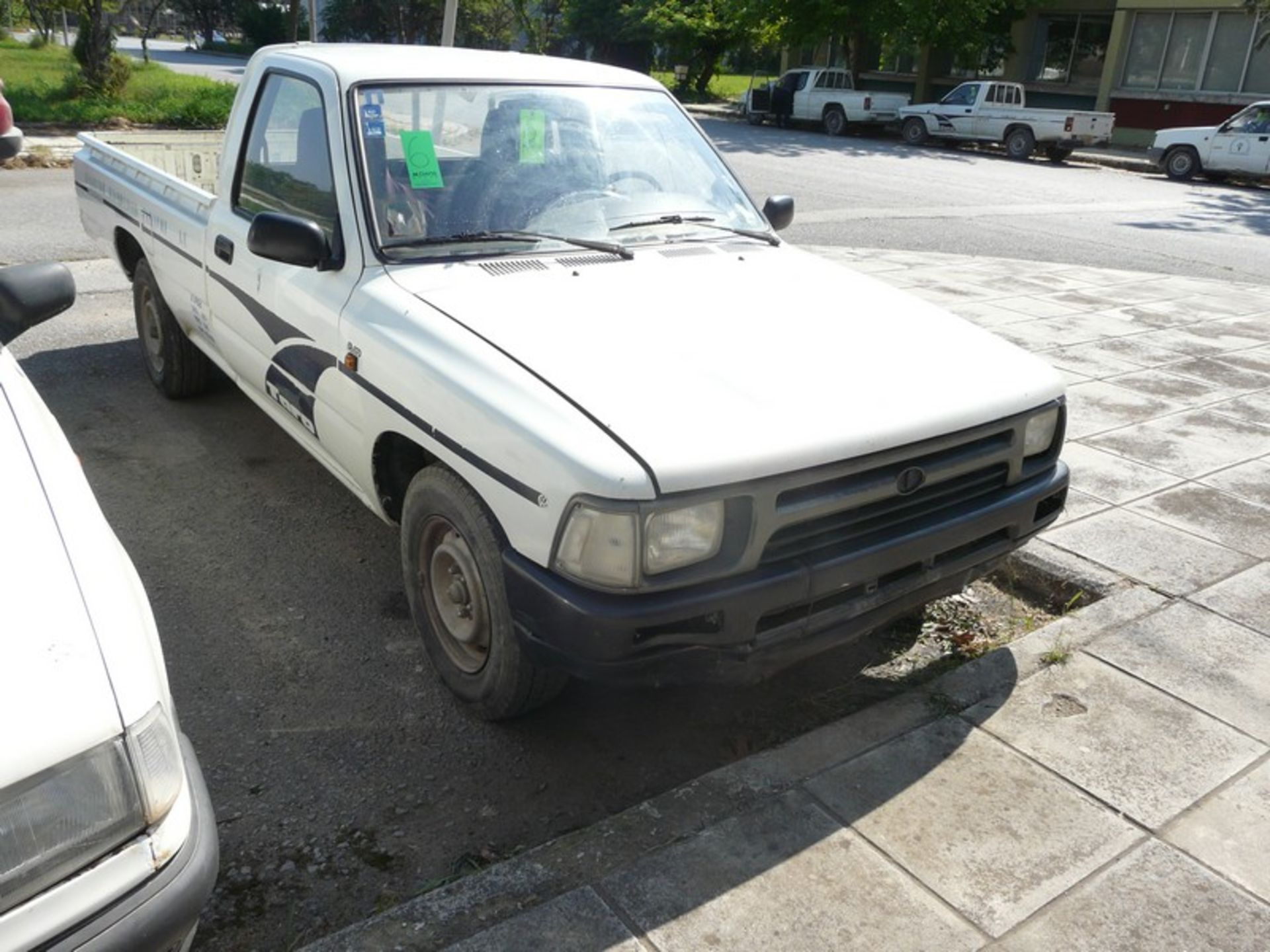 WV TARO REG NBY 4244 ,2.4 DIESEL ,KM 188583,Pick Up Truck ,2 Doors, Service Book Available , Year: - Image 4 of 15