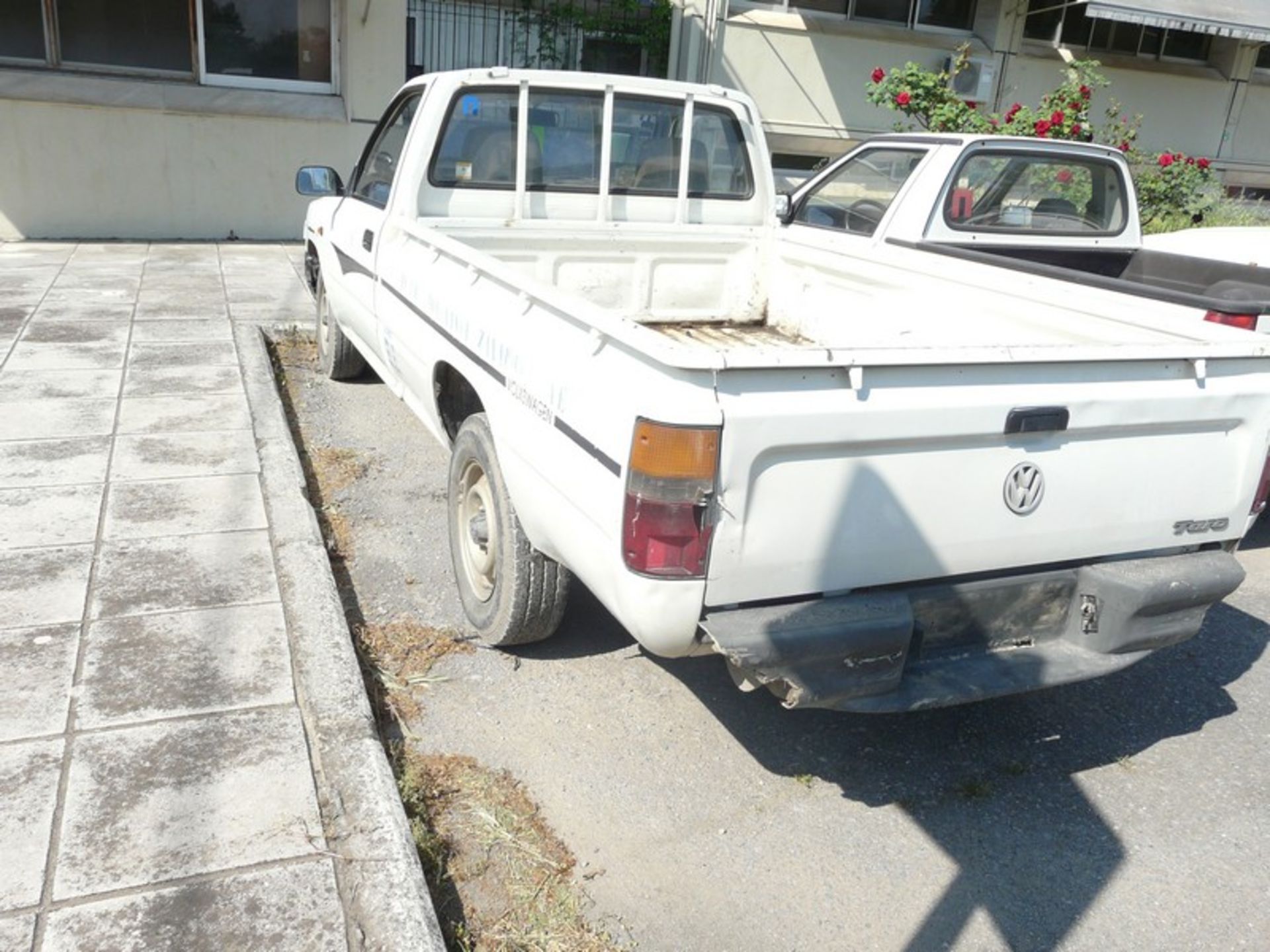 WV TARO REG NBY 4244 ,2.4 DIESEL ,KM 188583,Pick Up Truck ,2 Doors, Service Book Available , Year: - Image 8 of 15