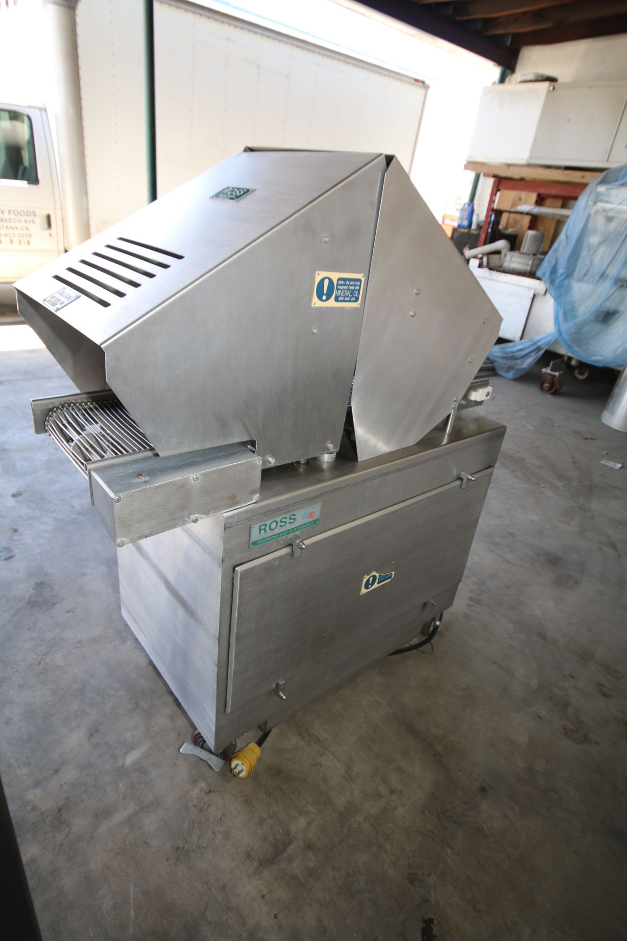 Ross Tenderizer, with Aprox. 12" W Infeed/Outfeed S/S Conveyor, Tenderizing Station, Mounted on S/ - Bild 4 aus 4