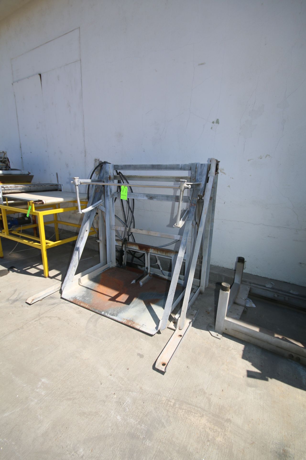 S/S Tumble/Lift System, with (1) S/S Tumble Station with Tilt Capability, (1) Hydraulic Tote Lift - Bild 2 aus 4