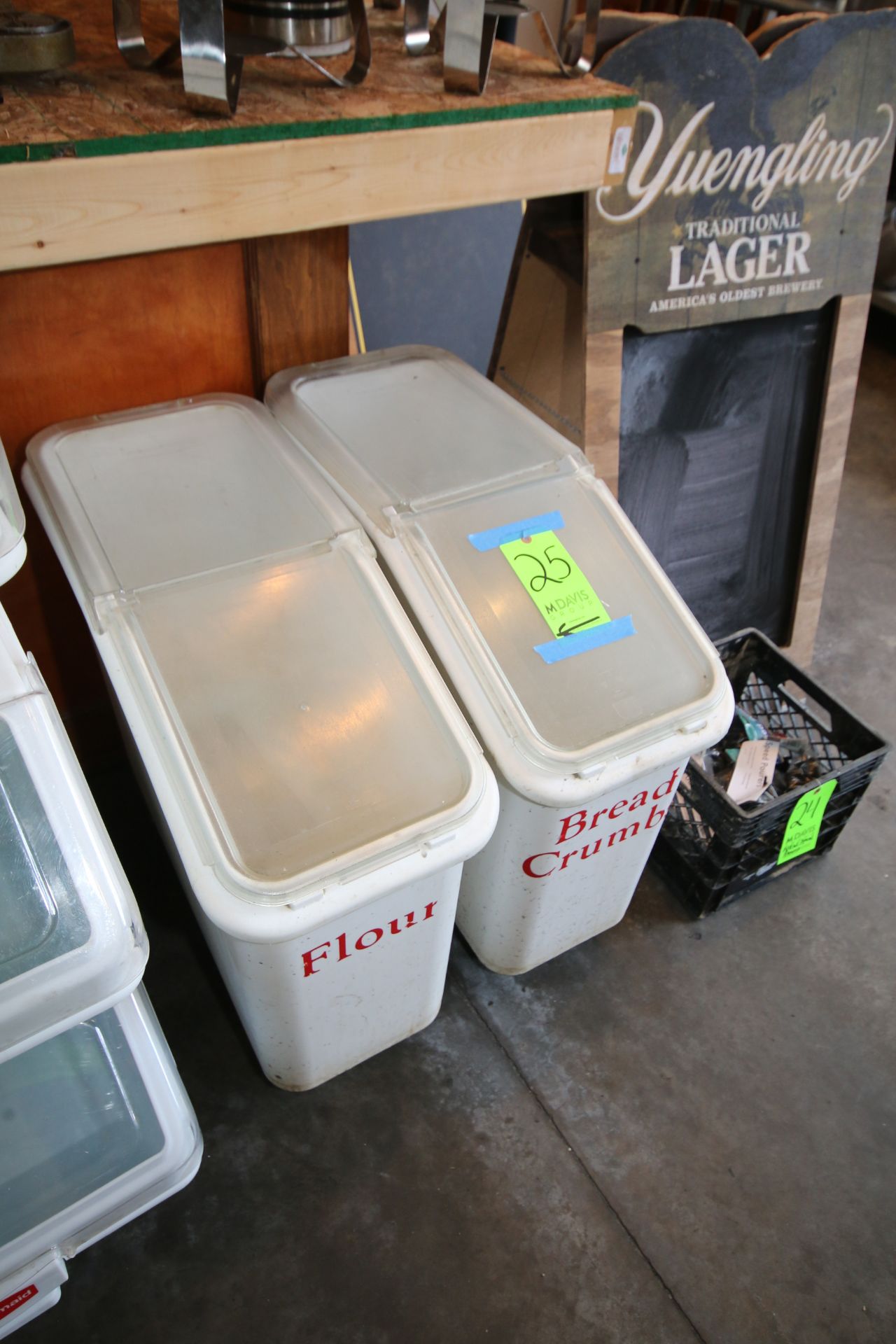 Rubbermaid Ingredient Bins, Vertical Design, with (2) Rubbermaid Portable Ingredient Bins - Image 3 of 3