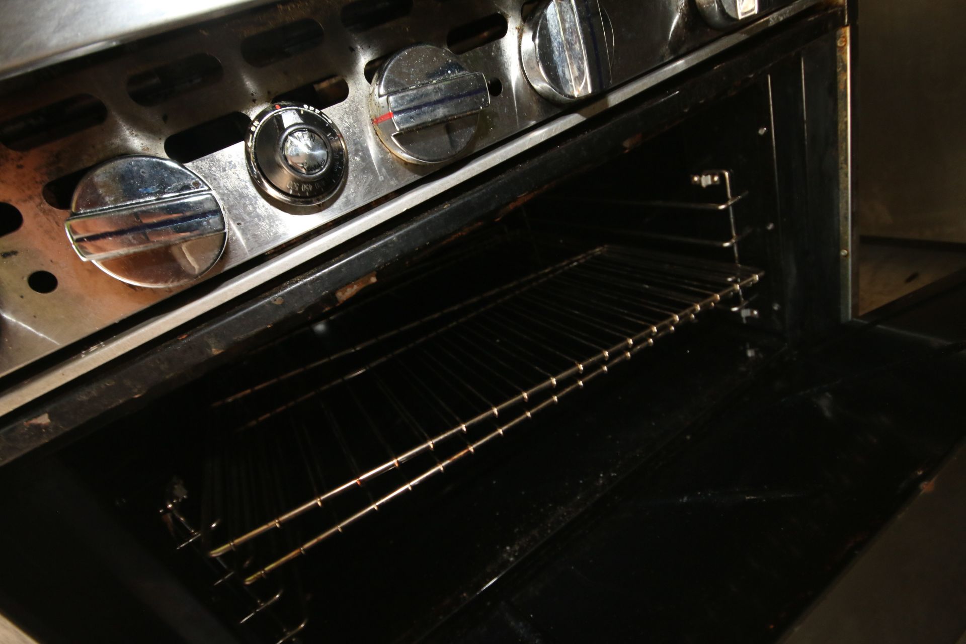 Bakers Pride 8-Burner Stove, with Bottom Oven and Racks, Natural Gas Operated - Image 4 of 4