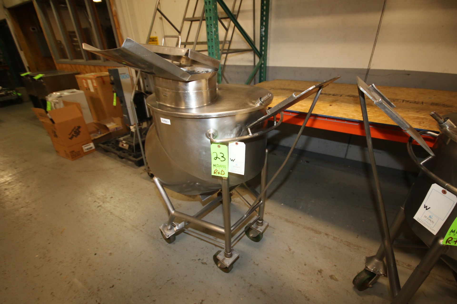 Aprox. 50 Gal. Off-Set S/S Kettle, with Agitator Shaft, Agitator Mounting Bracket, Removable Lid, On - Image 3 of 4