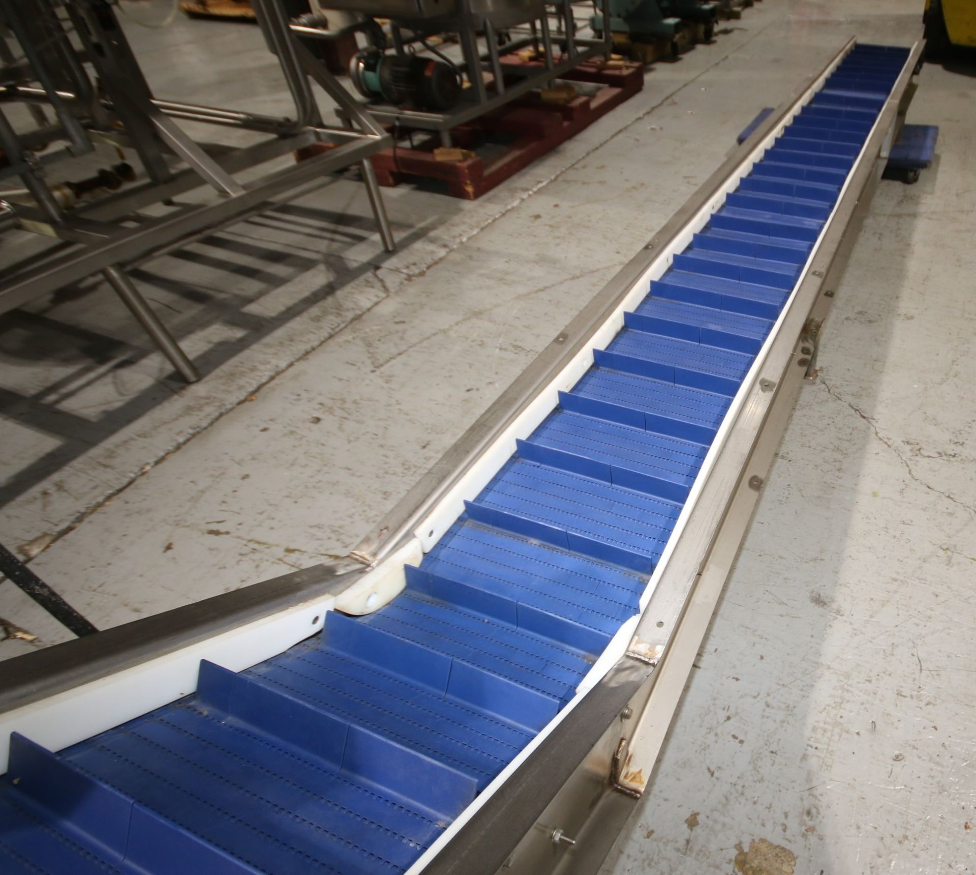 21 ft 4" L x 15" W Z Configured S/S Conveyor System, Upto 48" H, with Intralux Belt with 6" W Flight - Bild 4 aus 6