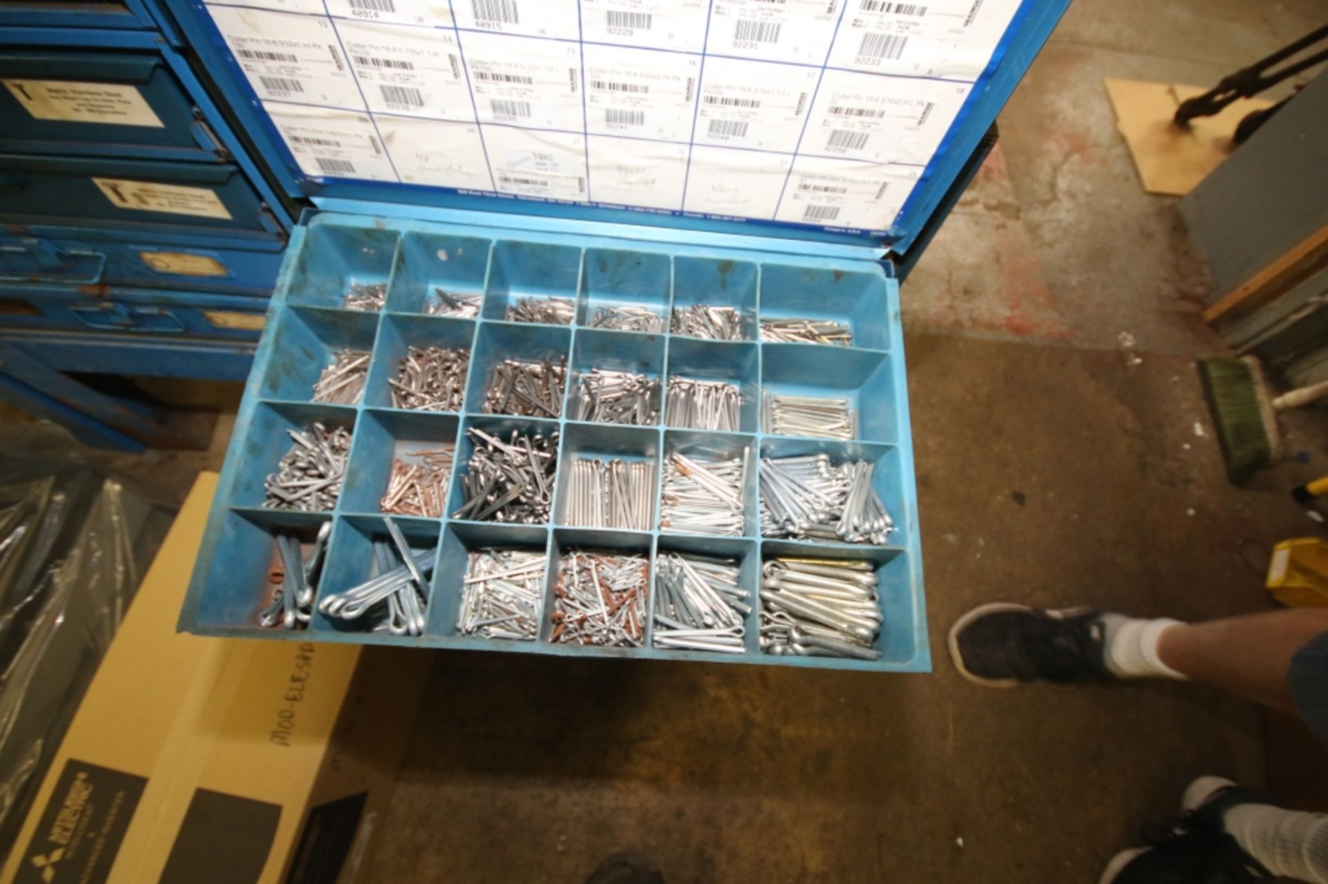 3 Rows of Parts Drawers with Contents: Includes (7) Drawers of S/S Fasteners, Cotter Pins and - Bild 6 aus 8