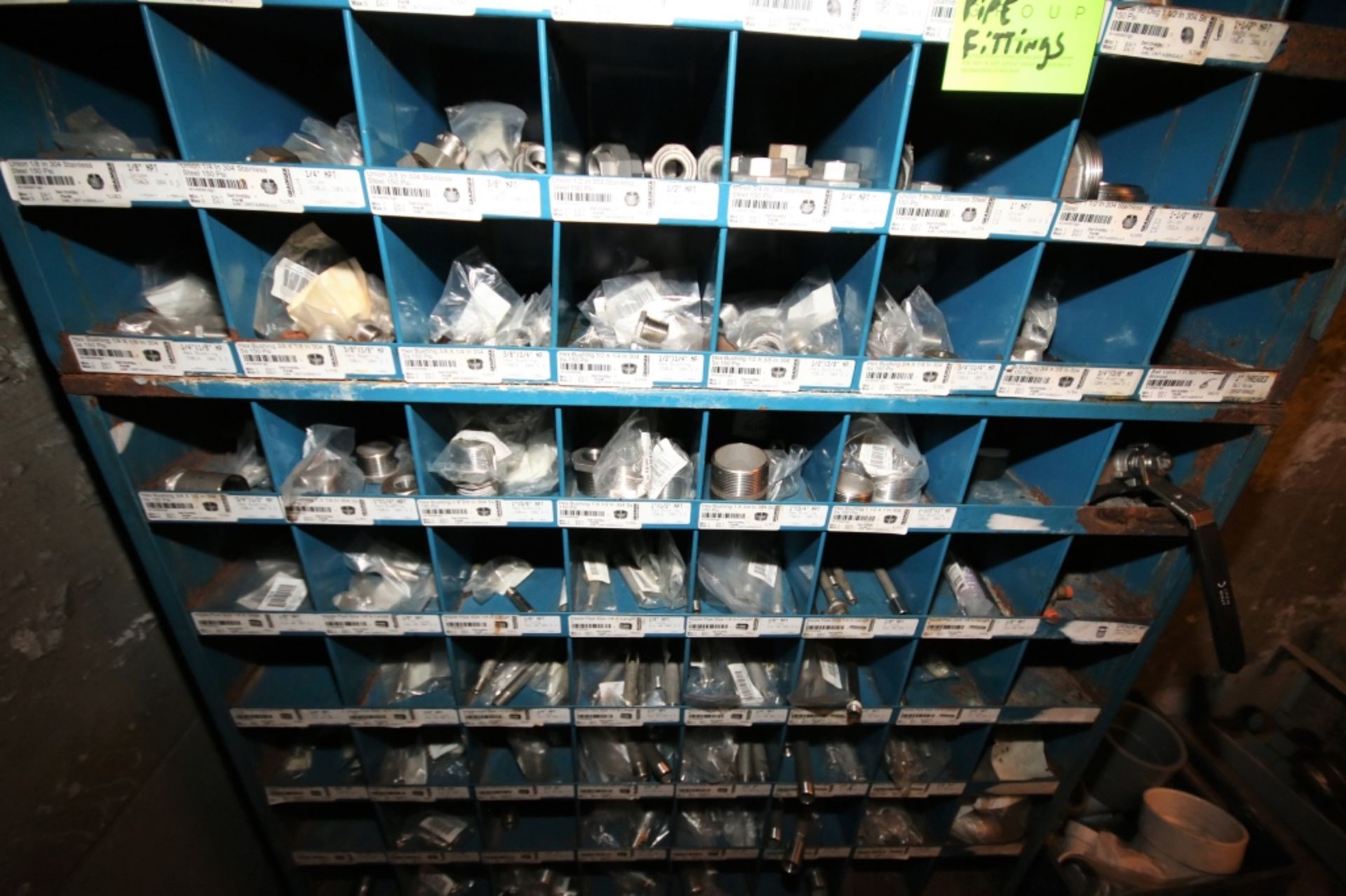 Lot of S/S Plumbing Fittings with 112 Hole Parts Bin Included - Bild 3 aus 4