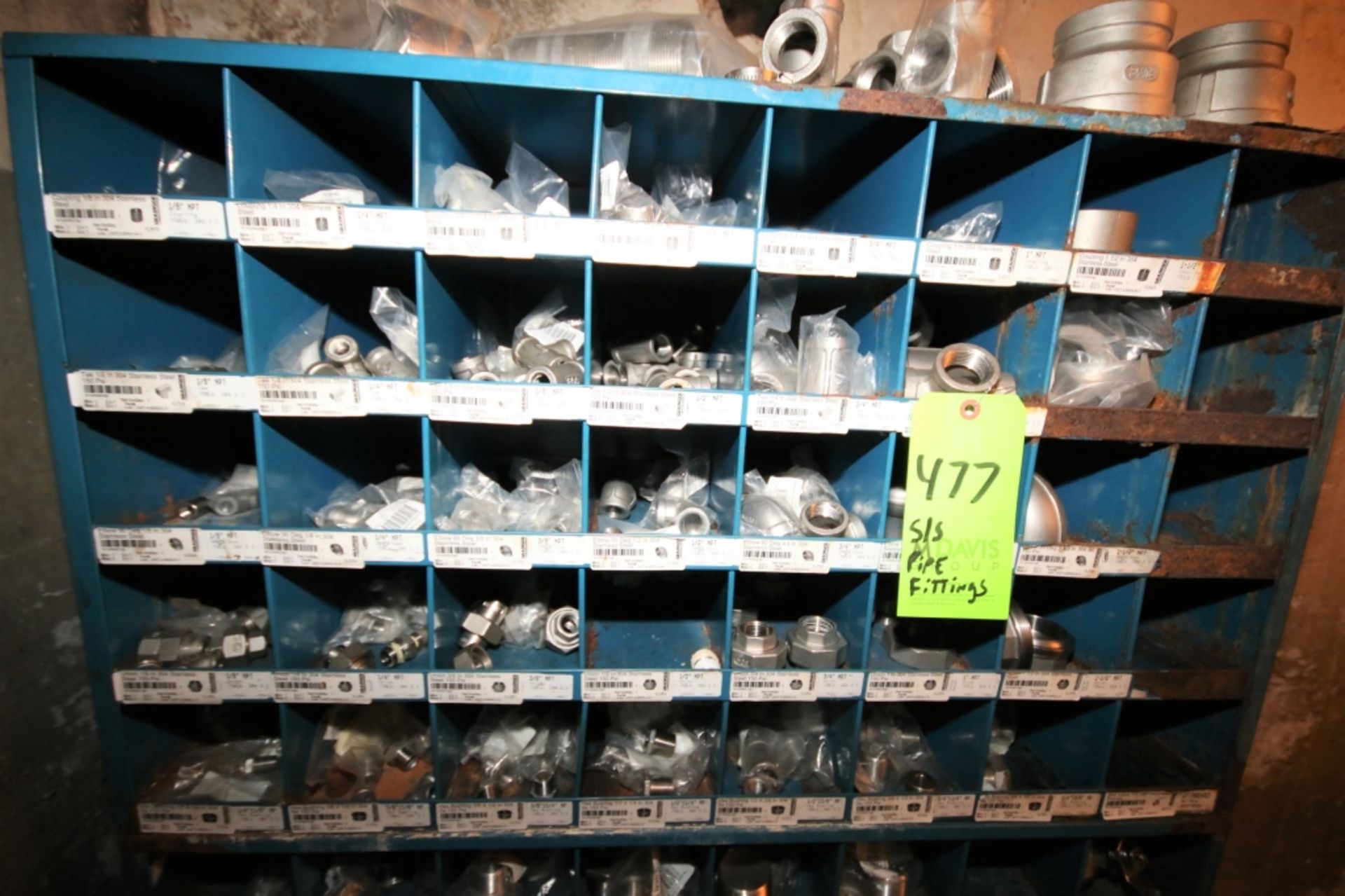 Lot of S/S Plumbing Fittings with 112 Hole Parts Bin Included - Bild 2 aus 4