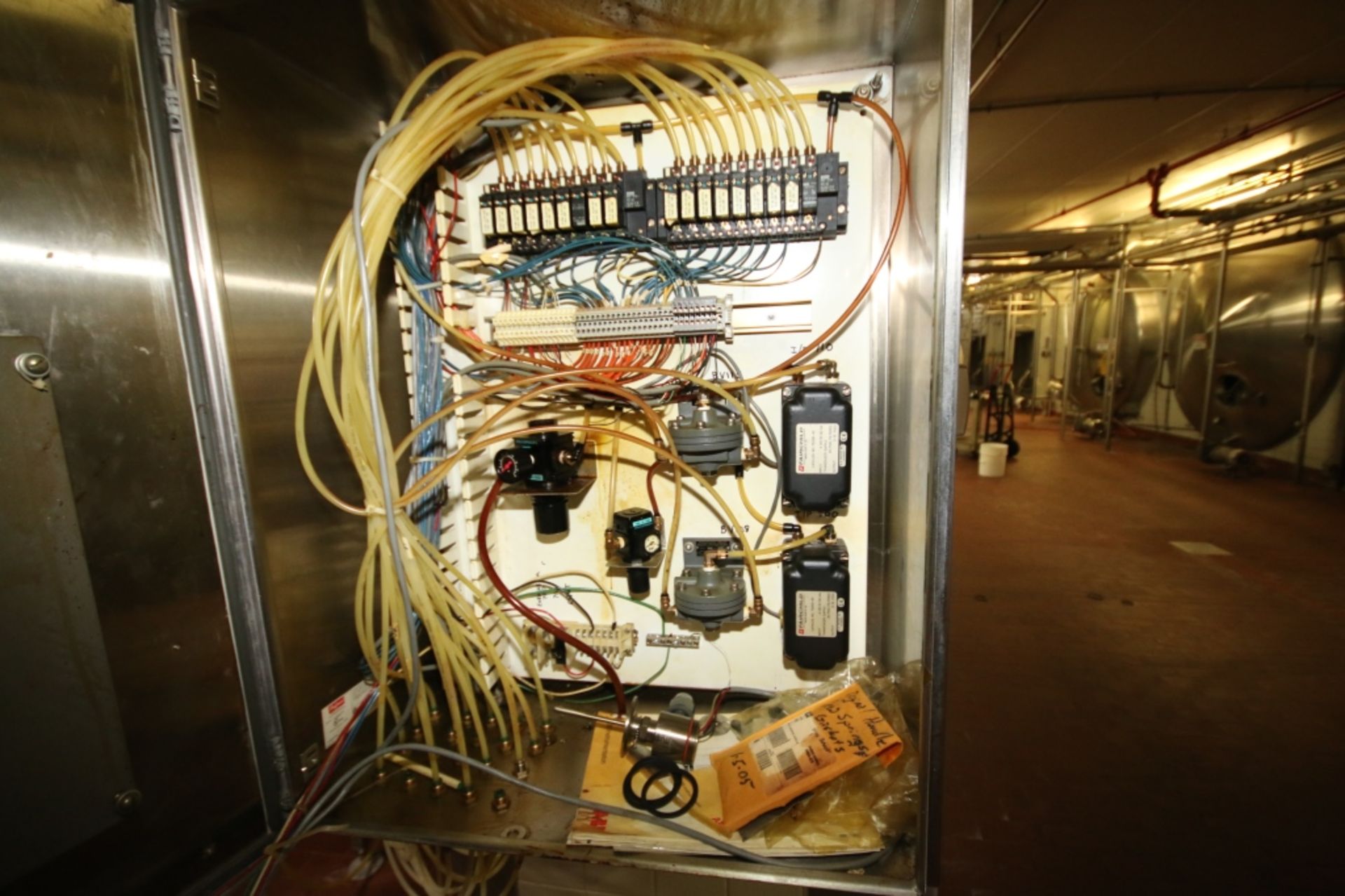 ABB Commander 1900 Electronic Recorder in S/S Panel with Air Valve Solenoids - Bild 2 aus 2