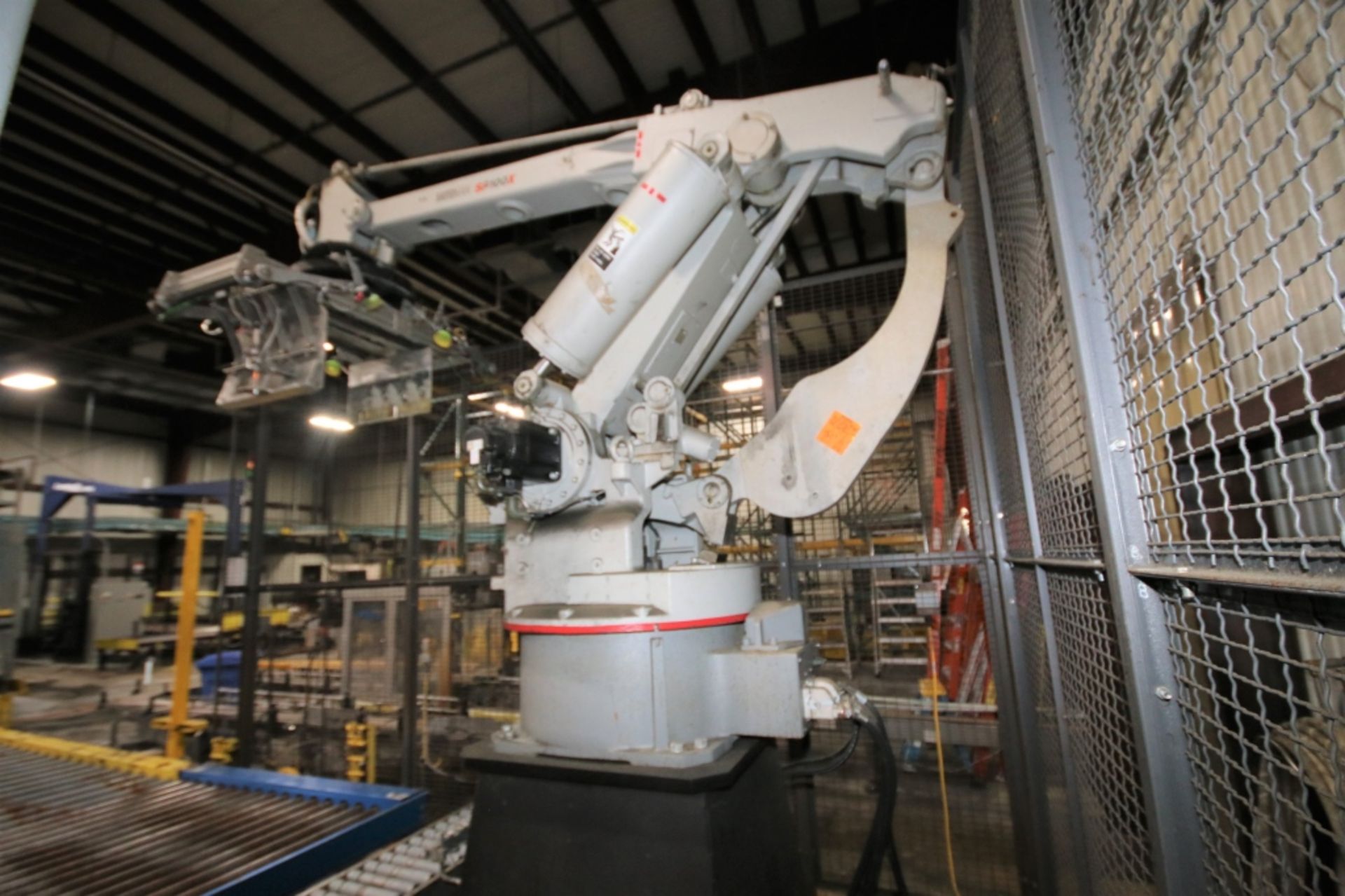 Motoman Robotic Case Palletizer System: Model XRC2001, S/N S3M936-1-2 Includes Xeno-Rol Powered - Image 4 of 15