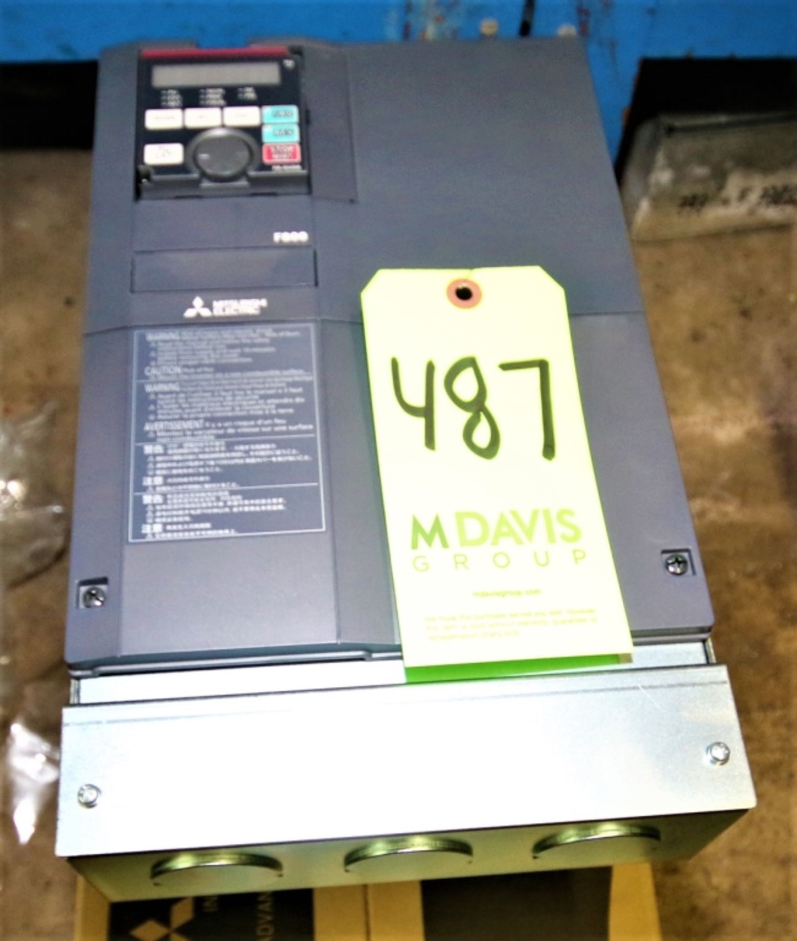 NIB Mitsubishi VFD Model FR-F820-00630-3-N6, 200-240 Volts