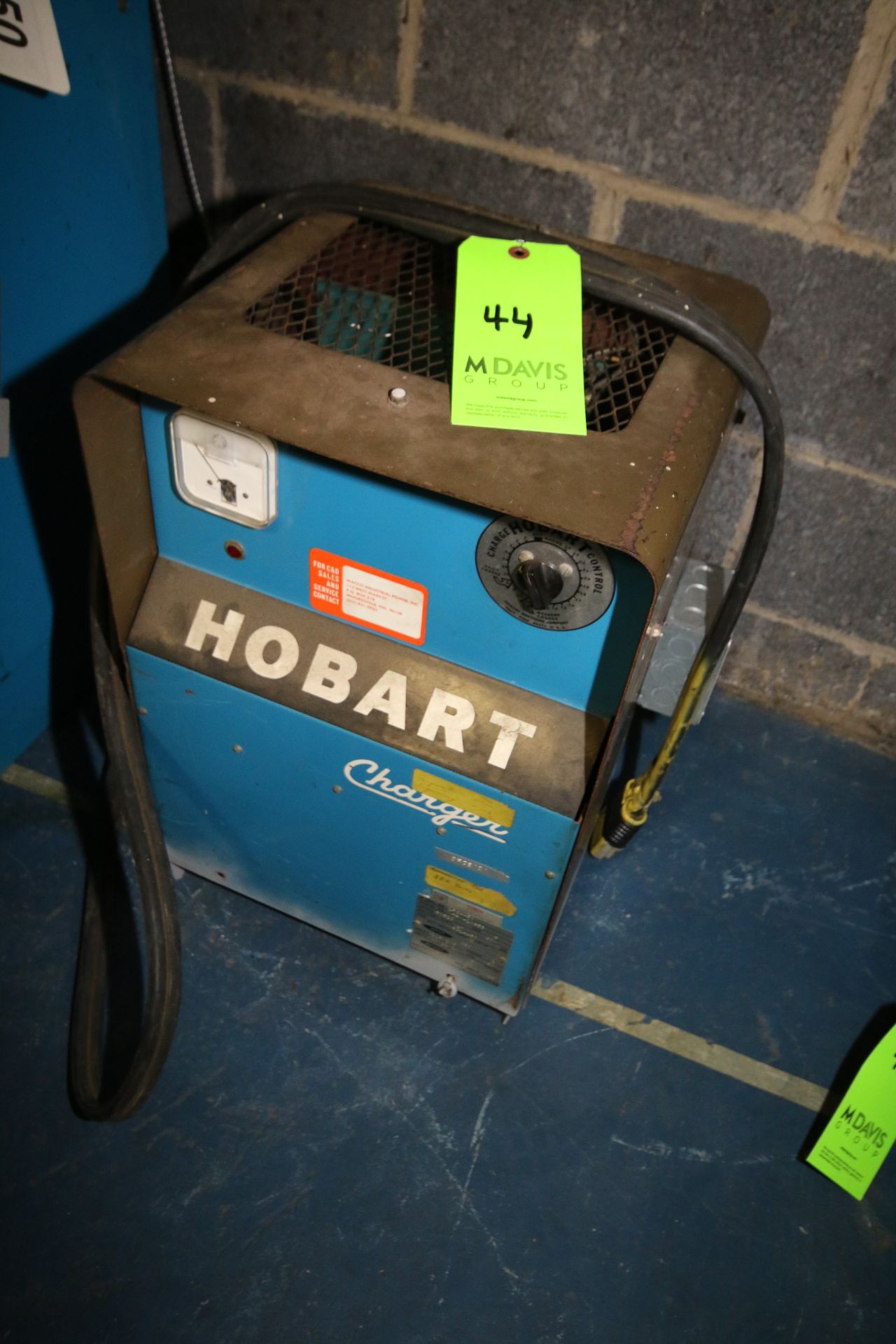 Hobart 15 Volt Battery Charger, M/N 1R6-450, S/N TRY-10853