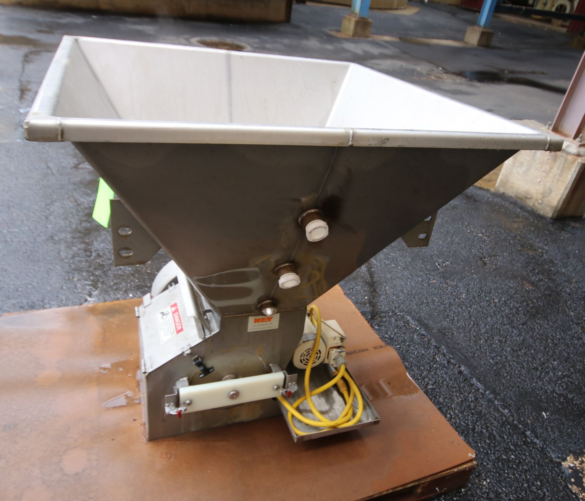 Key Power Airlock with 36" x 36" S/S Feed Hopper - Image 2 of 3