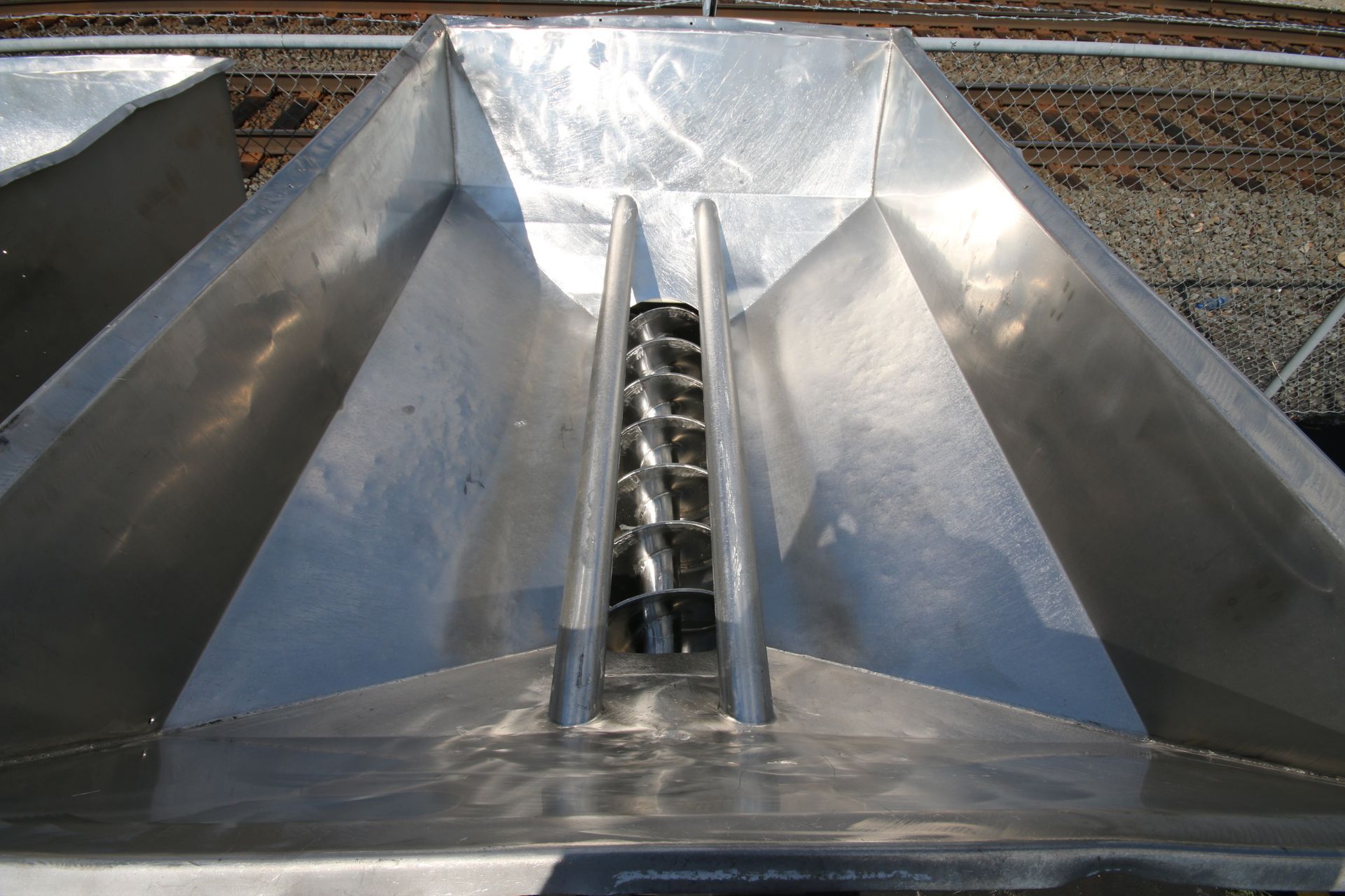 92" L x 60" W x 46" D S/S Auger Feed Hopper with 14" S/S Bottom Powered Auger - Image 2 of 7
