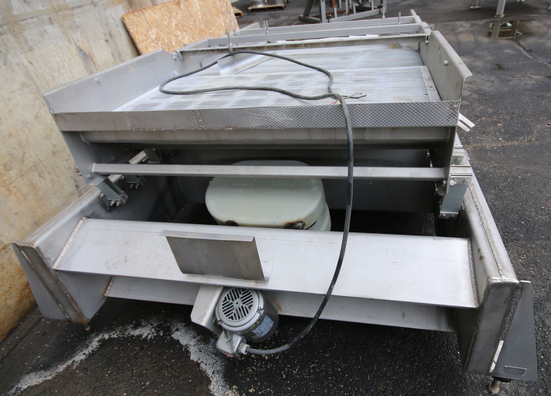 Key Iso Flo - 8 ft L x 53" W S/S Vibratory Shaker Deck with - Set up for (3) Screens, with Bottom - Image 3 of 7