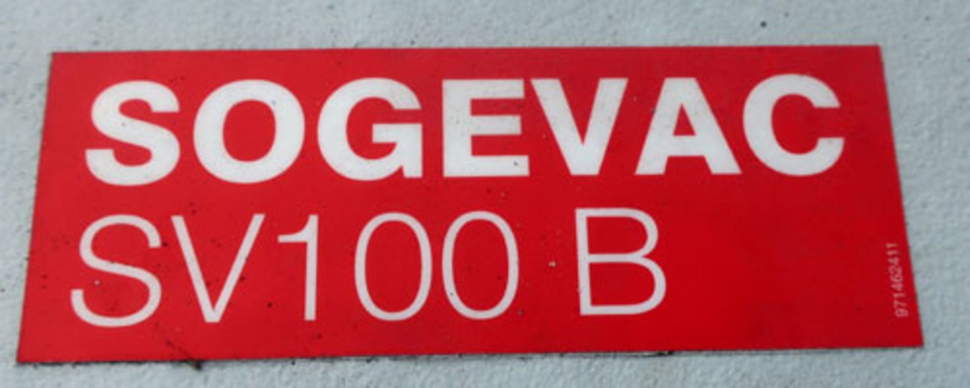 Unused Oerlikon Leybold Sogevac SV100 B single stage, oil-selaed rotary vane vacuum pump. Serial # - Image 4 of 8