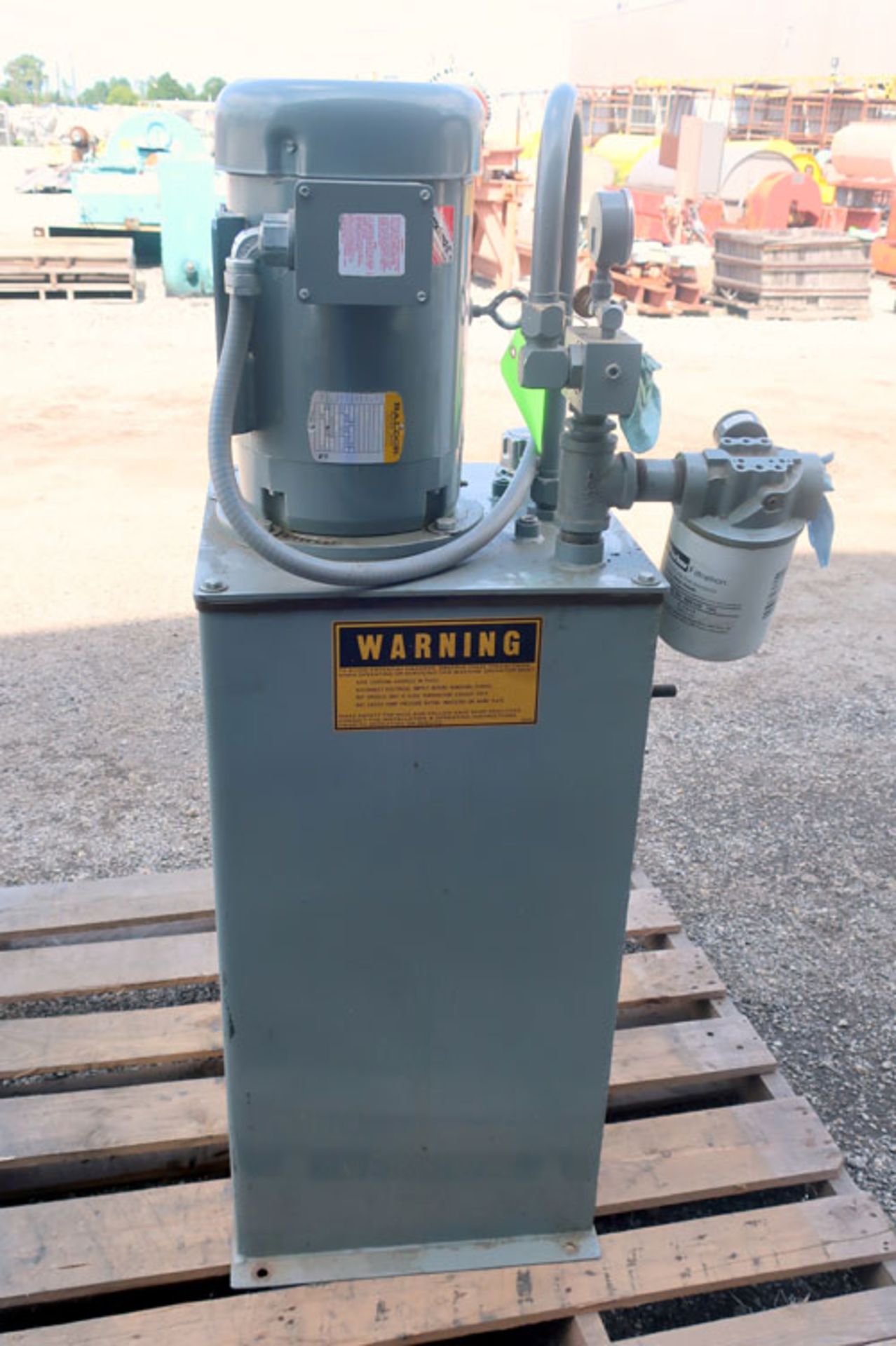 K.R. West Company hydraulic power unit with 40 gallon tank. 20 GPM, 250 psi. Serial # MS595901. 3/ - Image 3 of 6