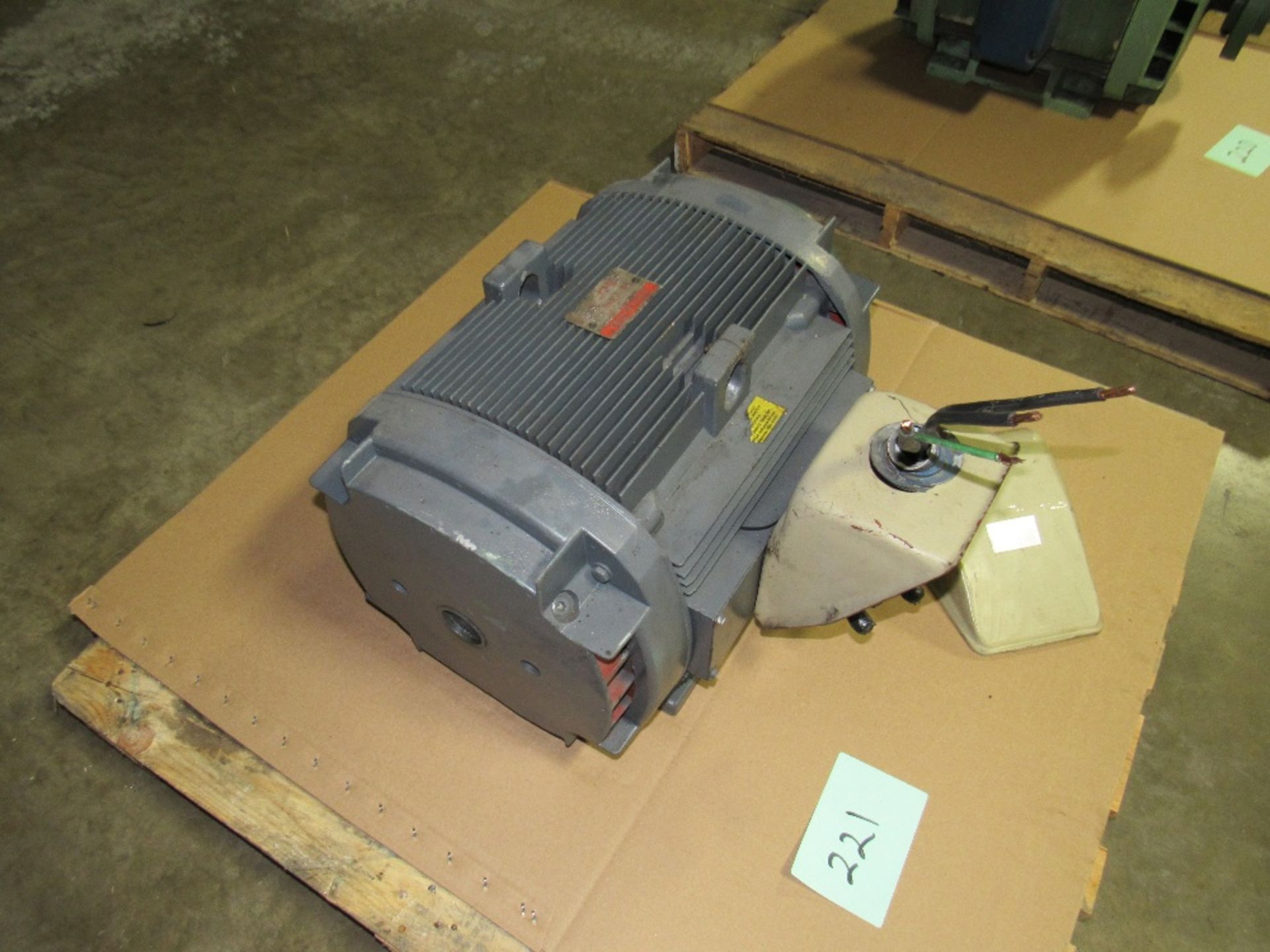 GE Energy Saver, 40HP Electric Motor - lost tag -- (RIGGING INCLUDED WITH SALE PRICE) -- Optional - Image 4 of 10