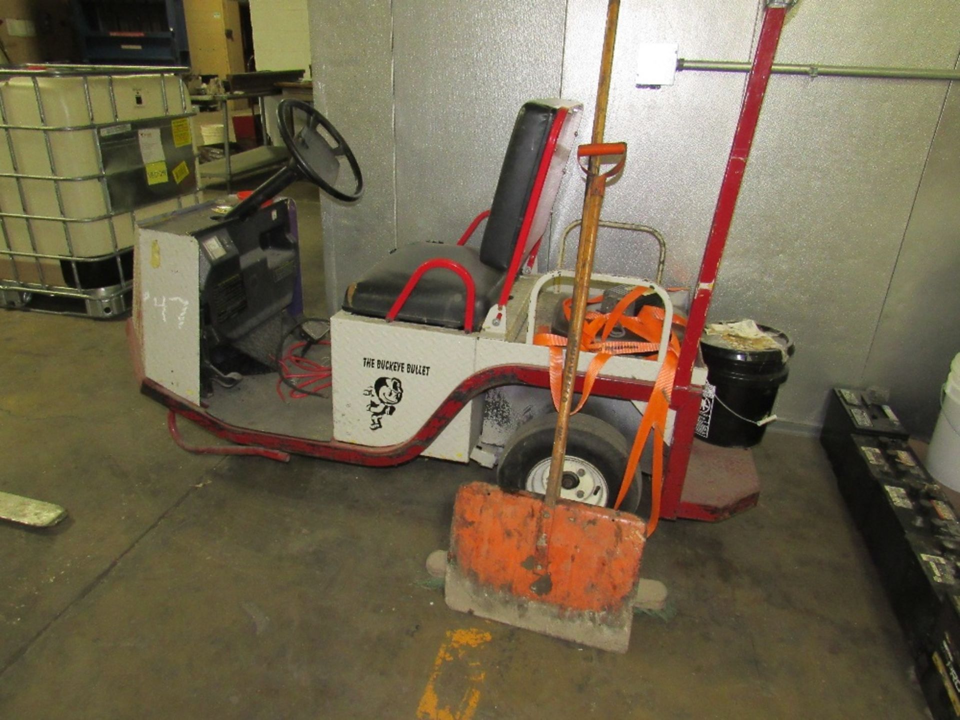 E-Z-GO three wheeler battery operated factory plant scooter.. Needs battery - -- (RIGGING INCLUDED - Image 11 of 11