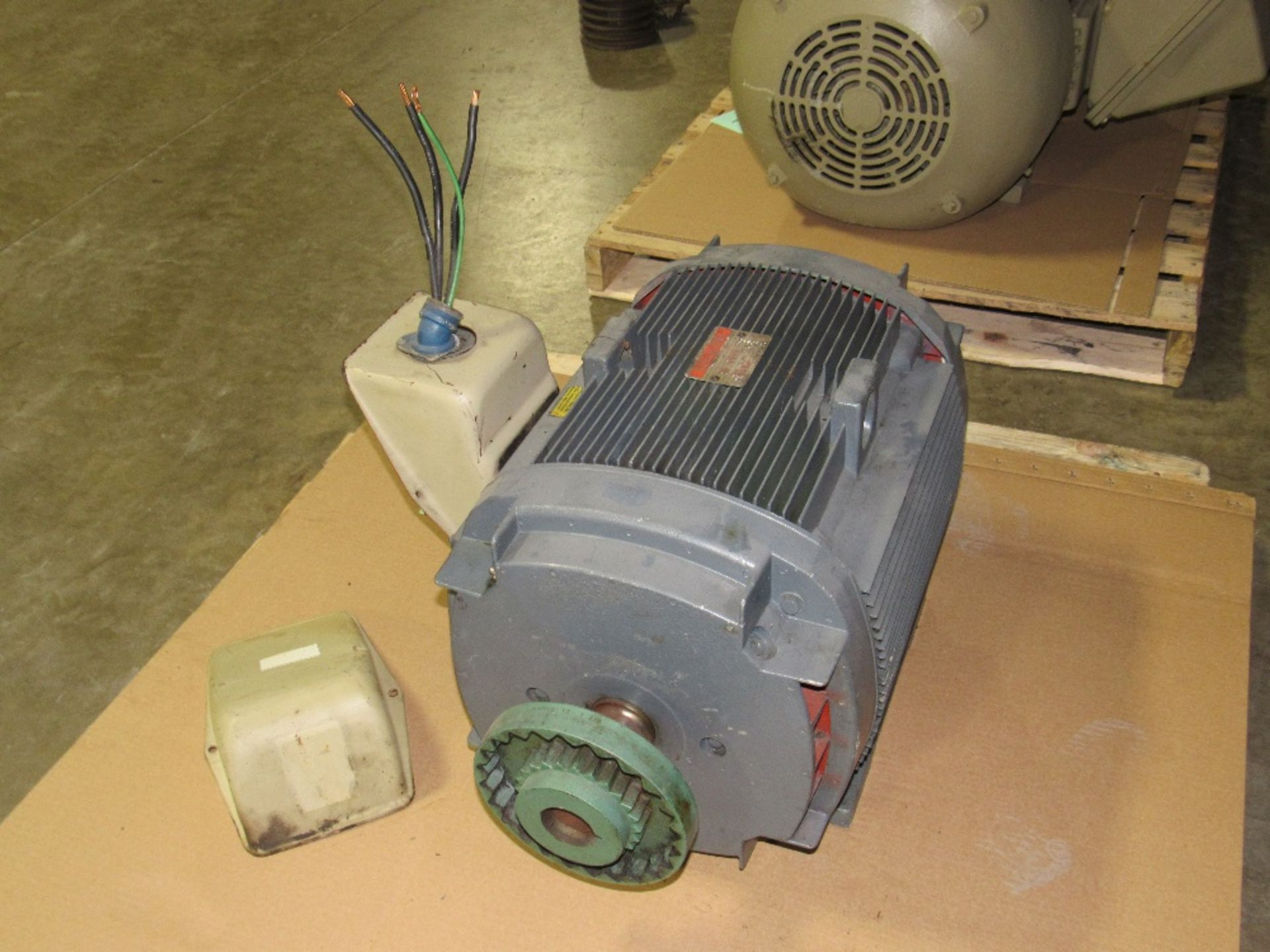 GE Energy Saver, 40HP Electric Motor - lost tag -- (RIGGING INCLUDED WITH SALE PRICE) -- Optional - Image 10 of 10