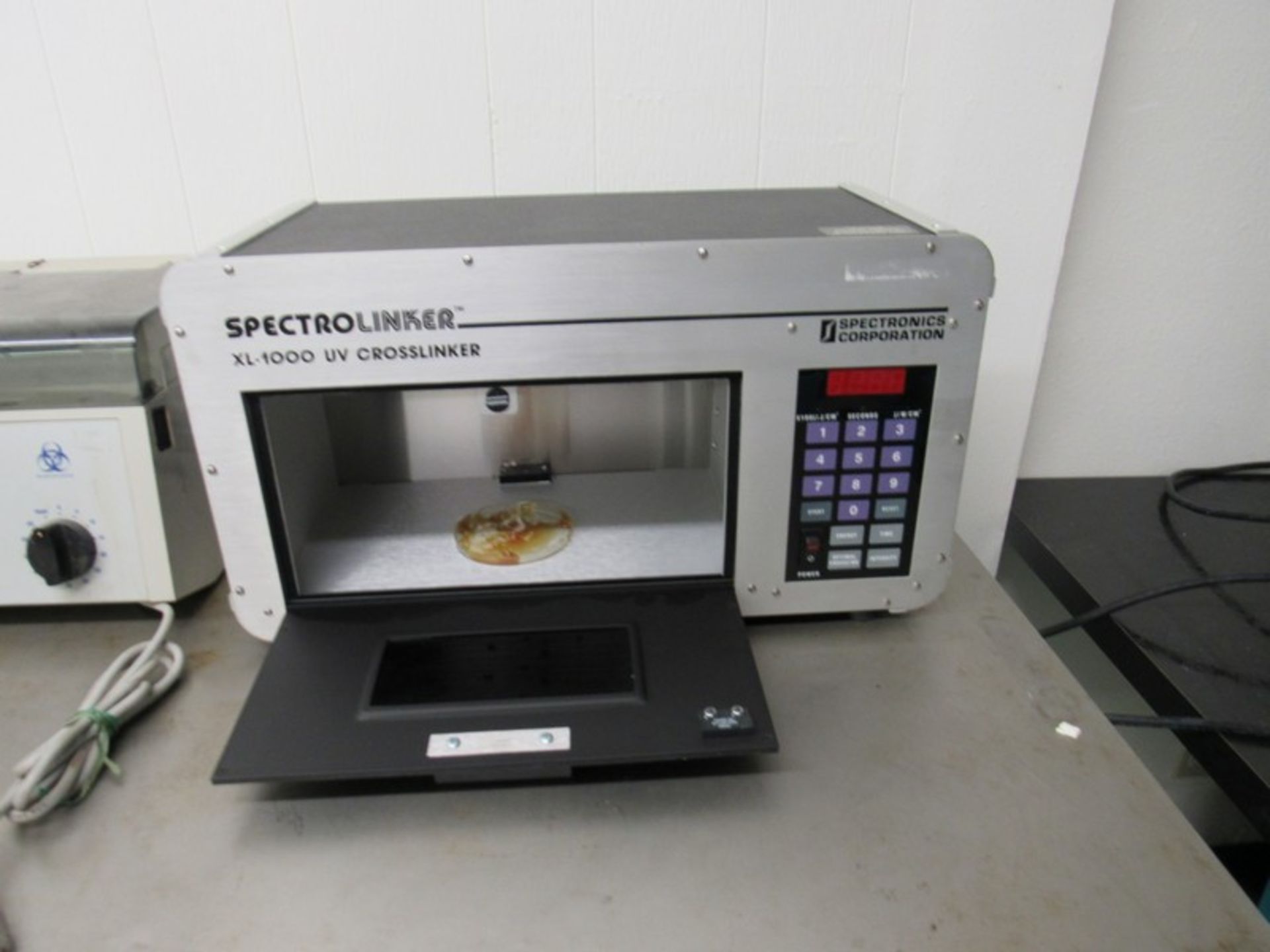 SpectroLinker UV Crosslinker Model XL-1000 by Spectronics Corporation. Free removal and loading. - Image 2 of 2